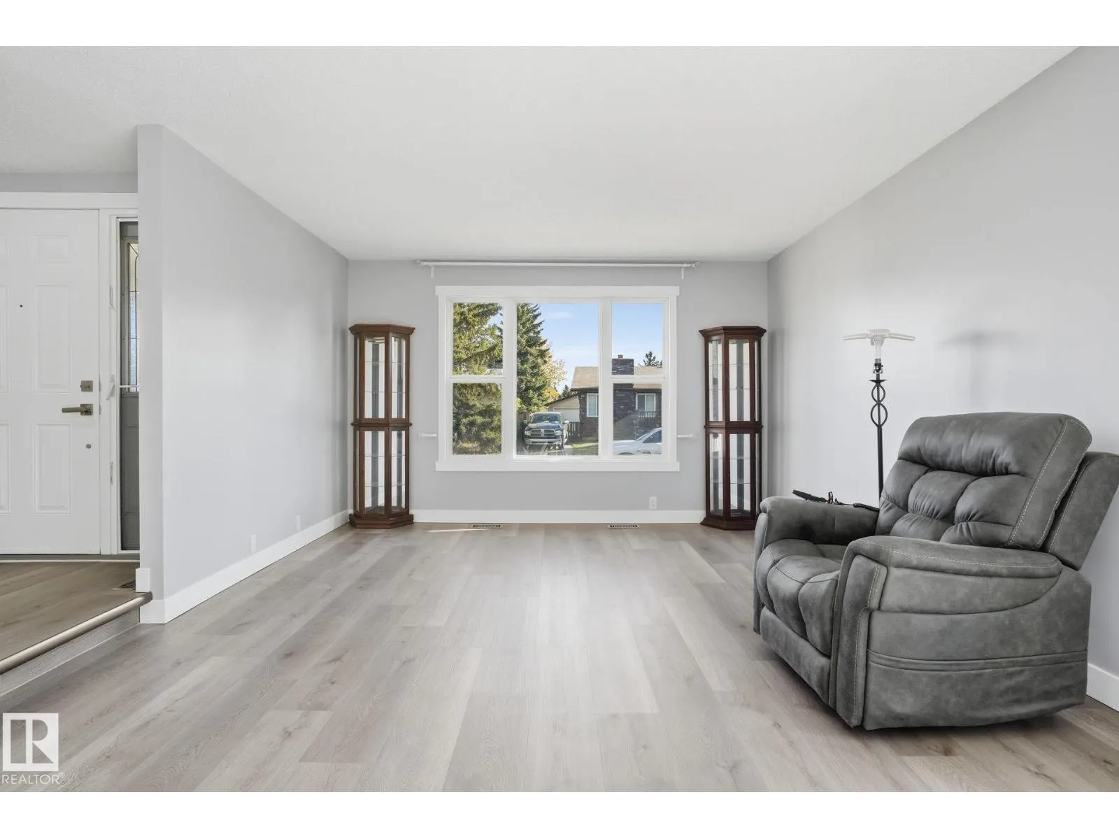 14208 30 ST NW