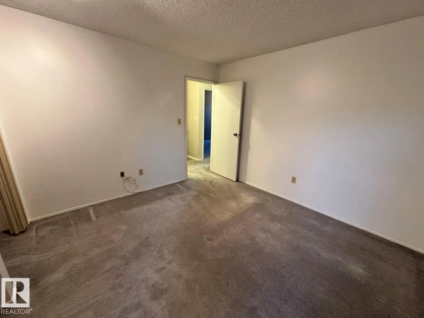 #69 3812 20 AV NW