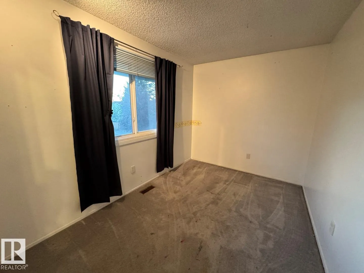 #69 3812 20 AV NW