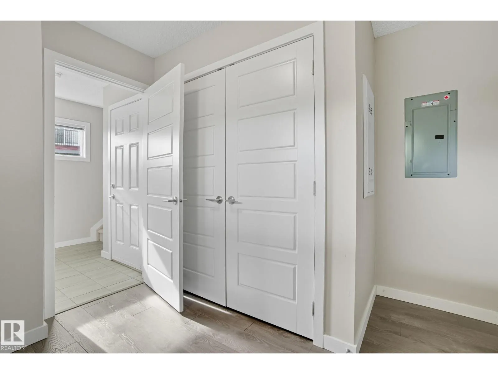 1604 33A ST NW