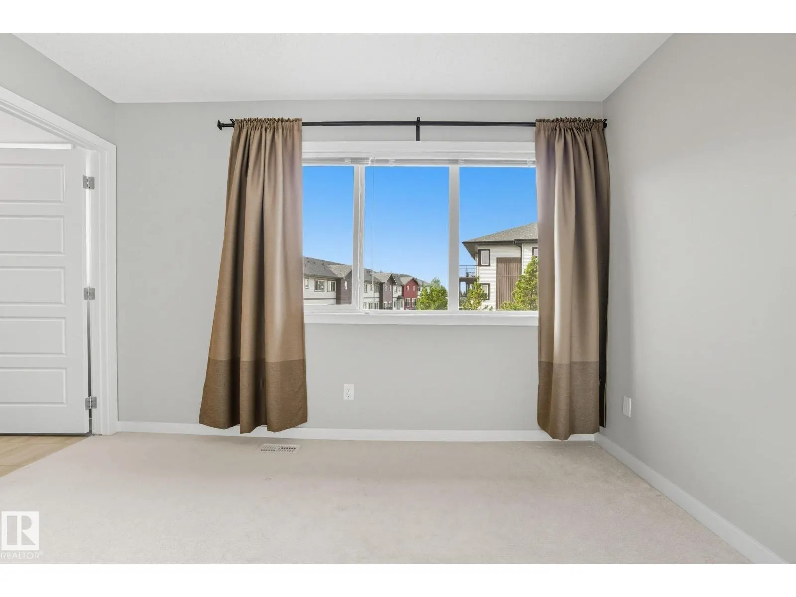 1604 33A ST NW