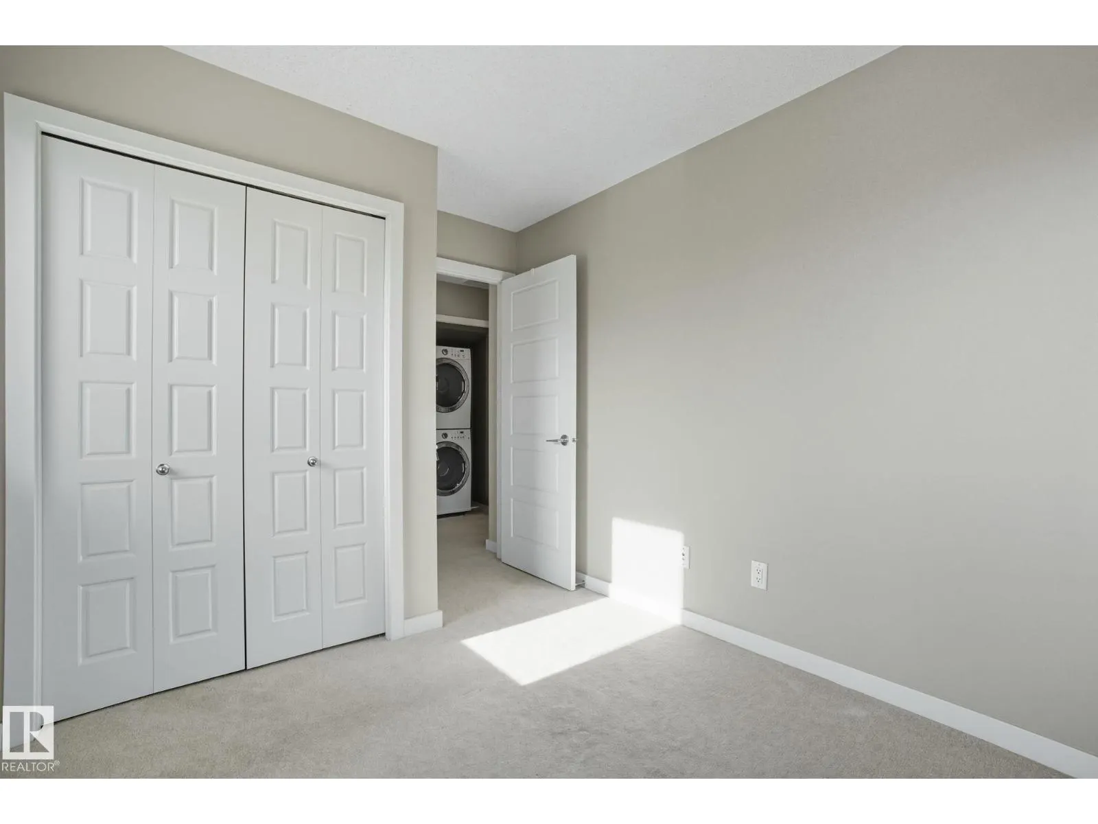 1604 33A ST NW