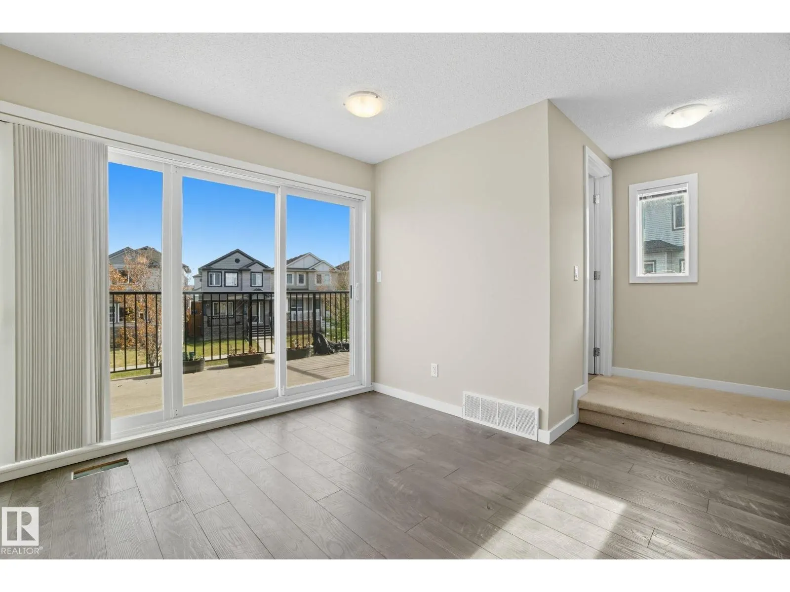 1604 33A ST NW