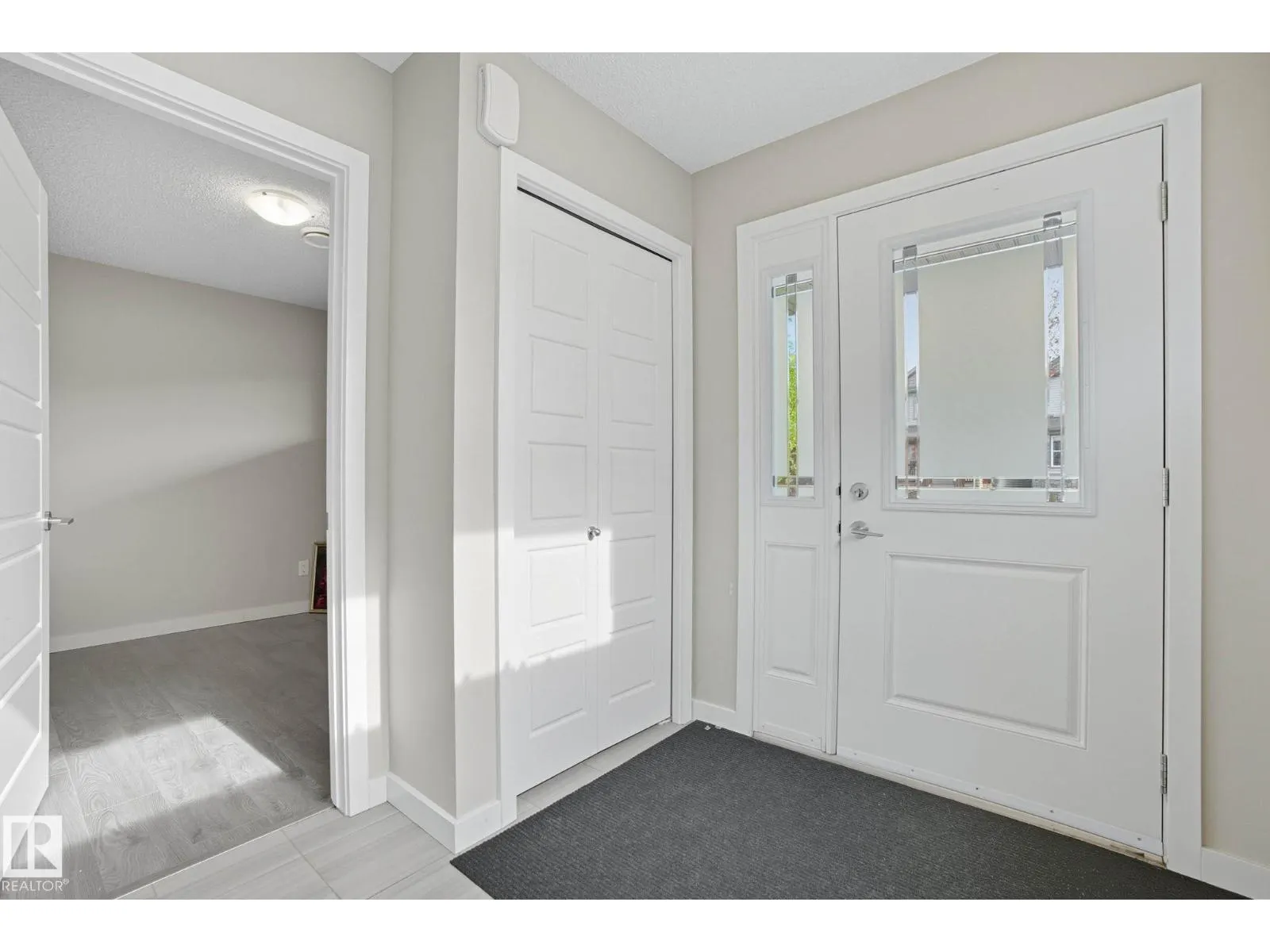 1604 33A ST NW
