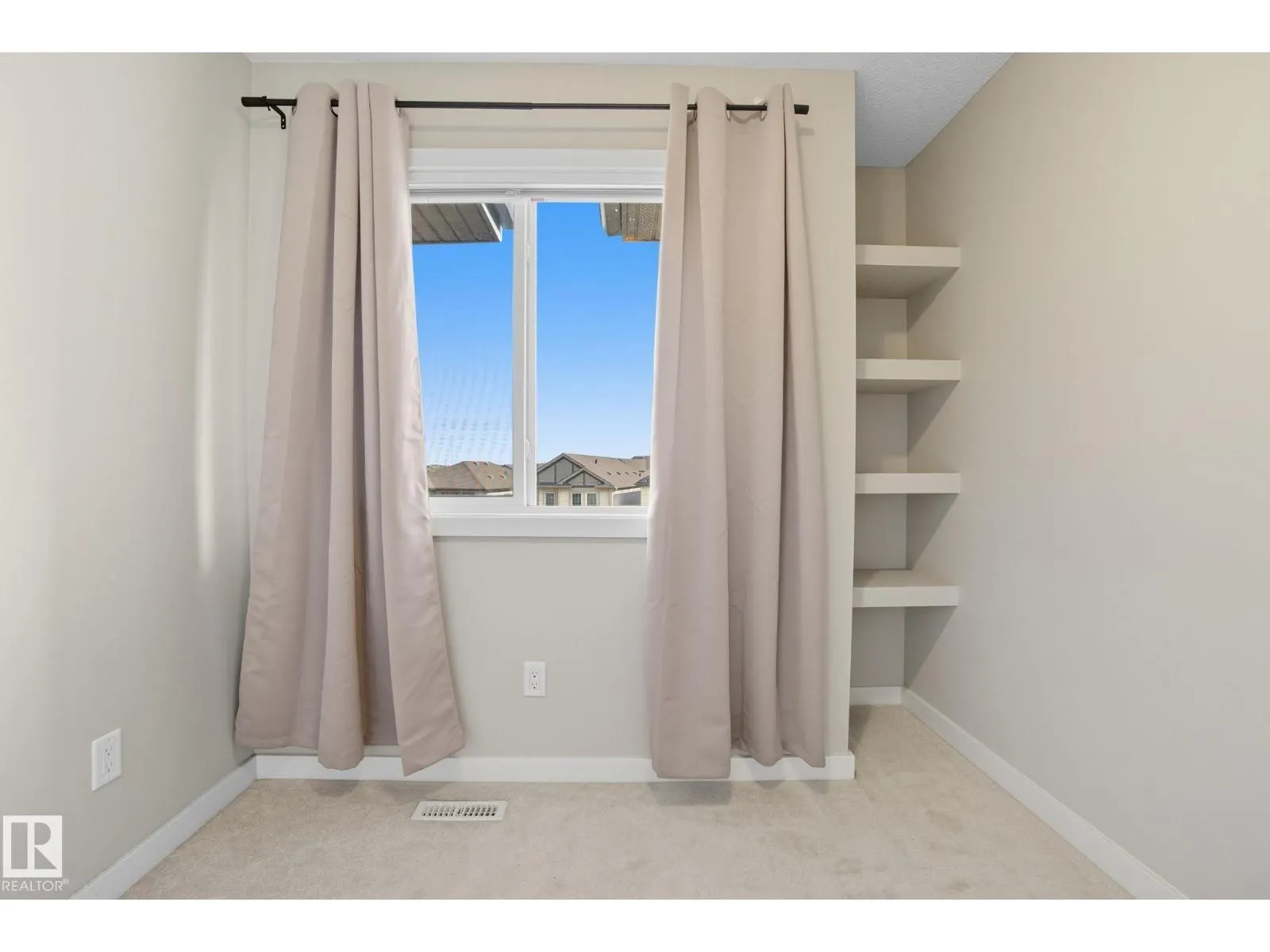 1604 33A ST NW