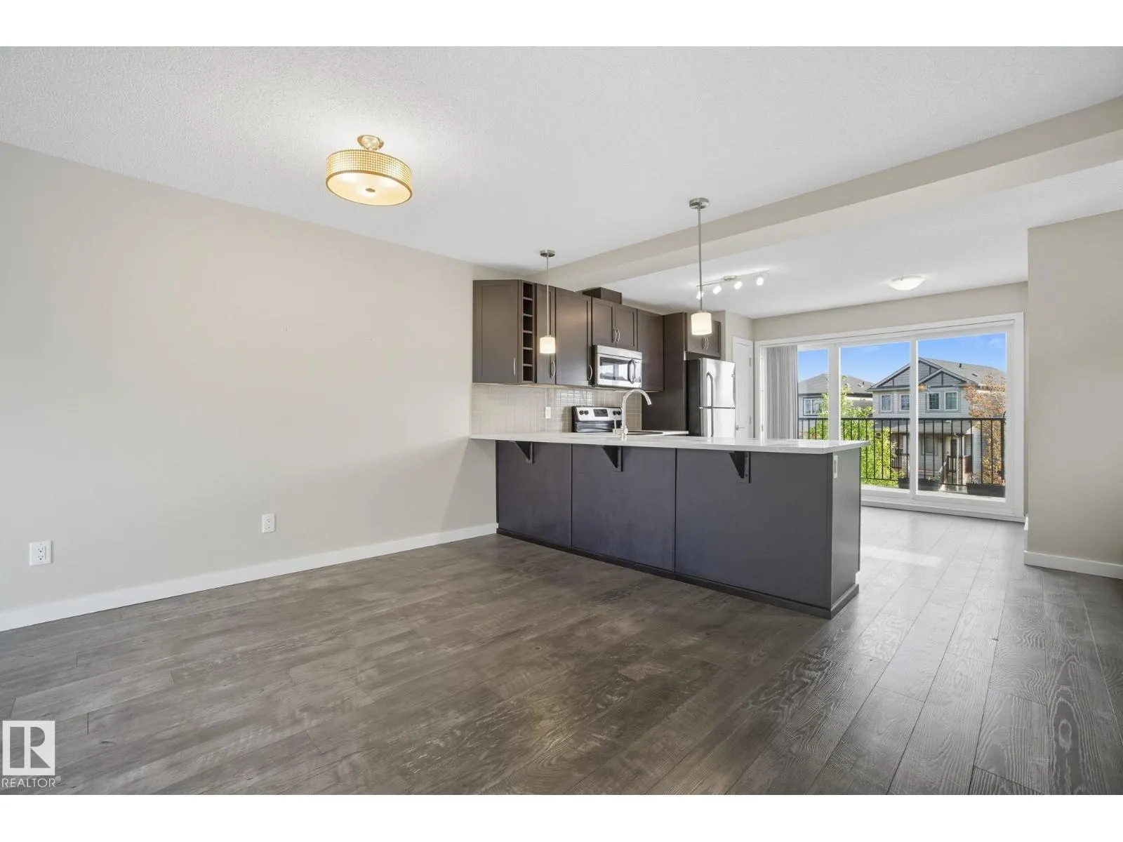 1604 33A ST NW