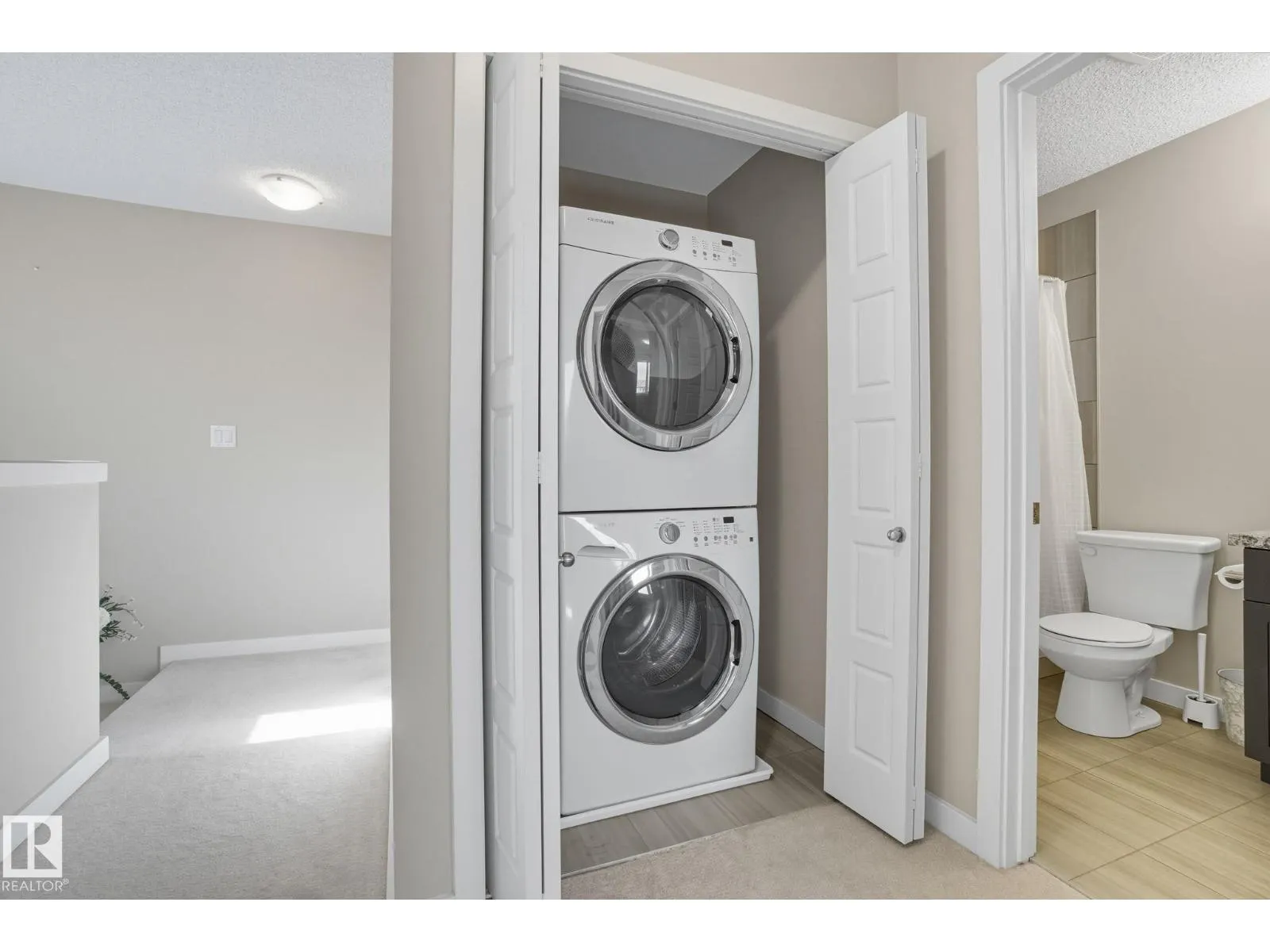 1604 33A ST NW