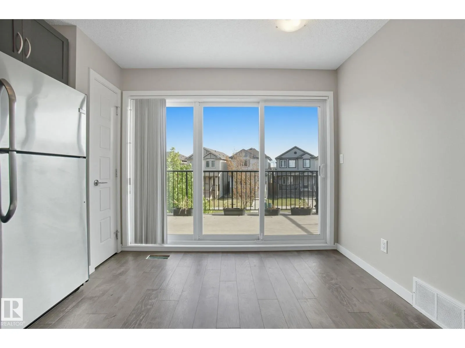 1604 33A ST NW