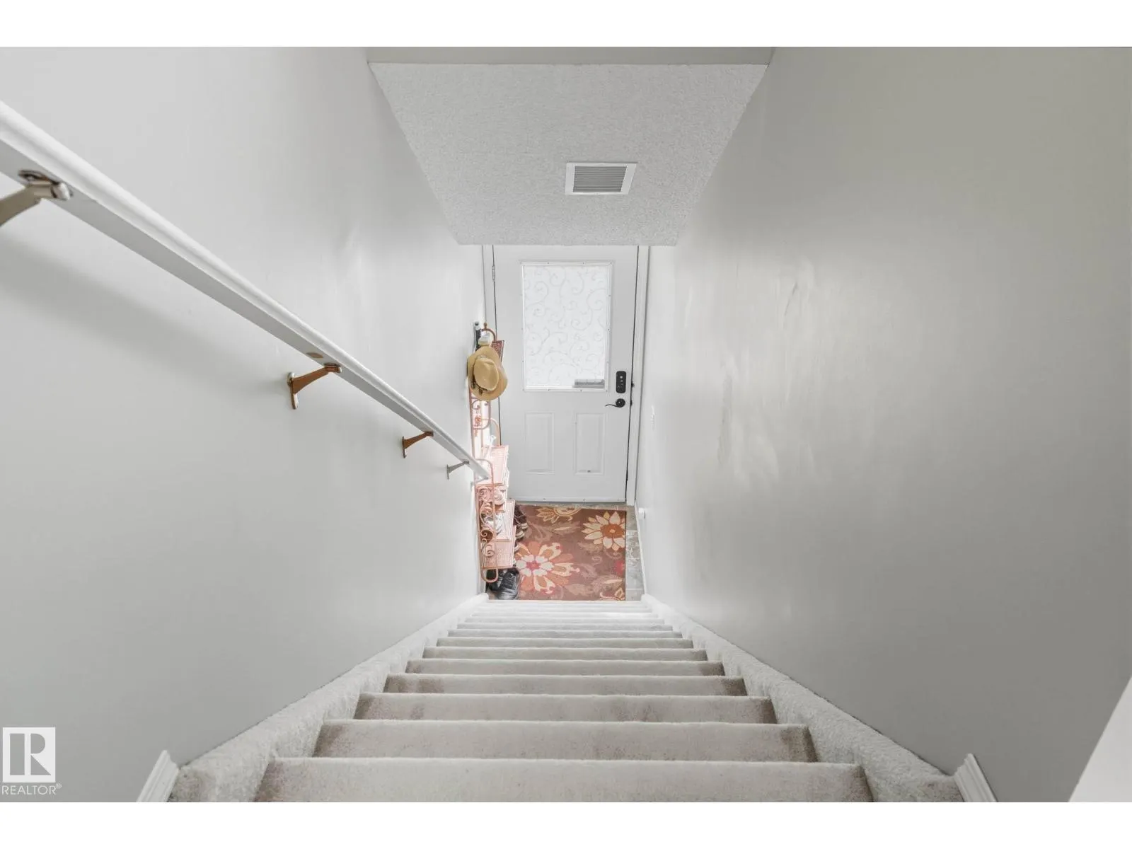 1604 33A ST NW