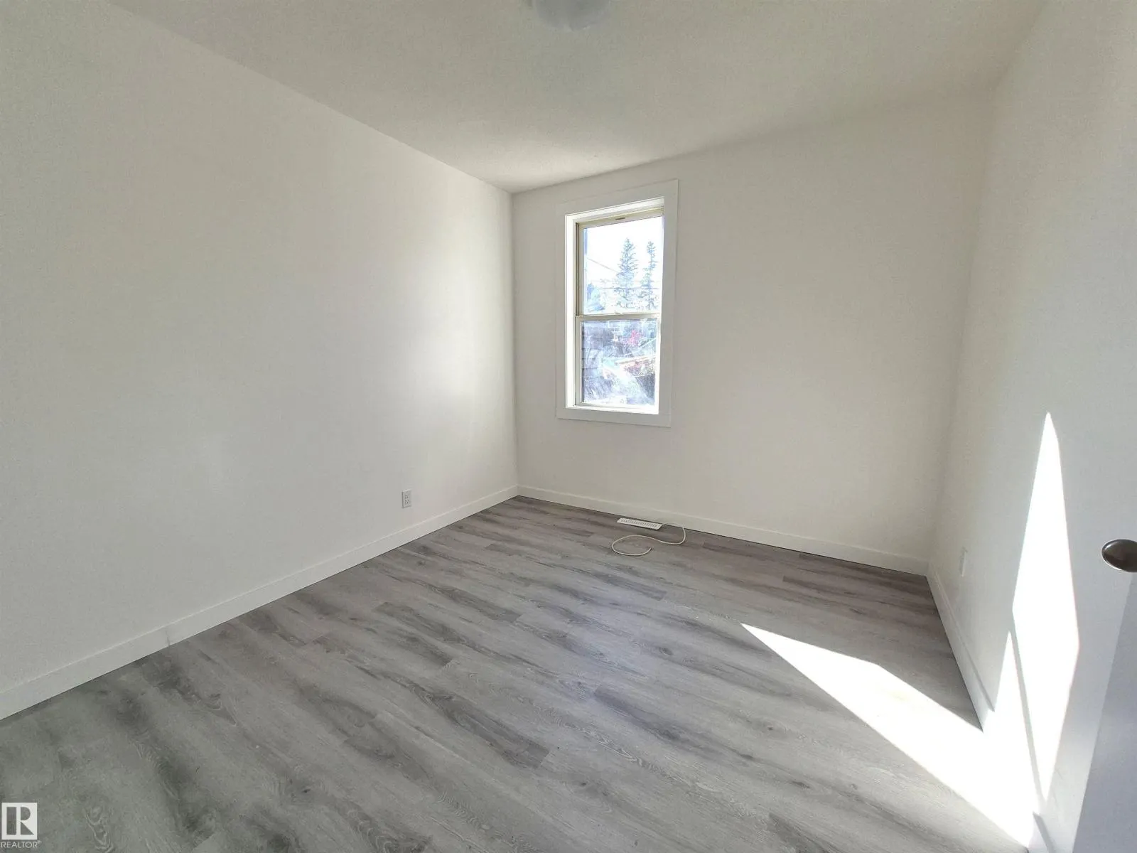 11240 94 ST NW