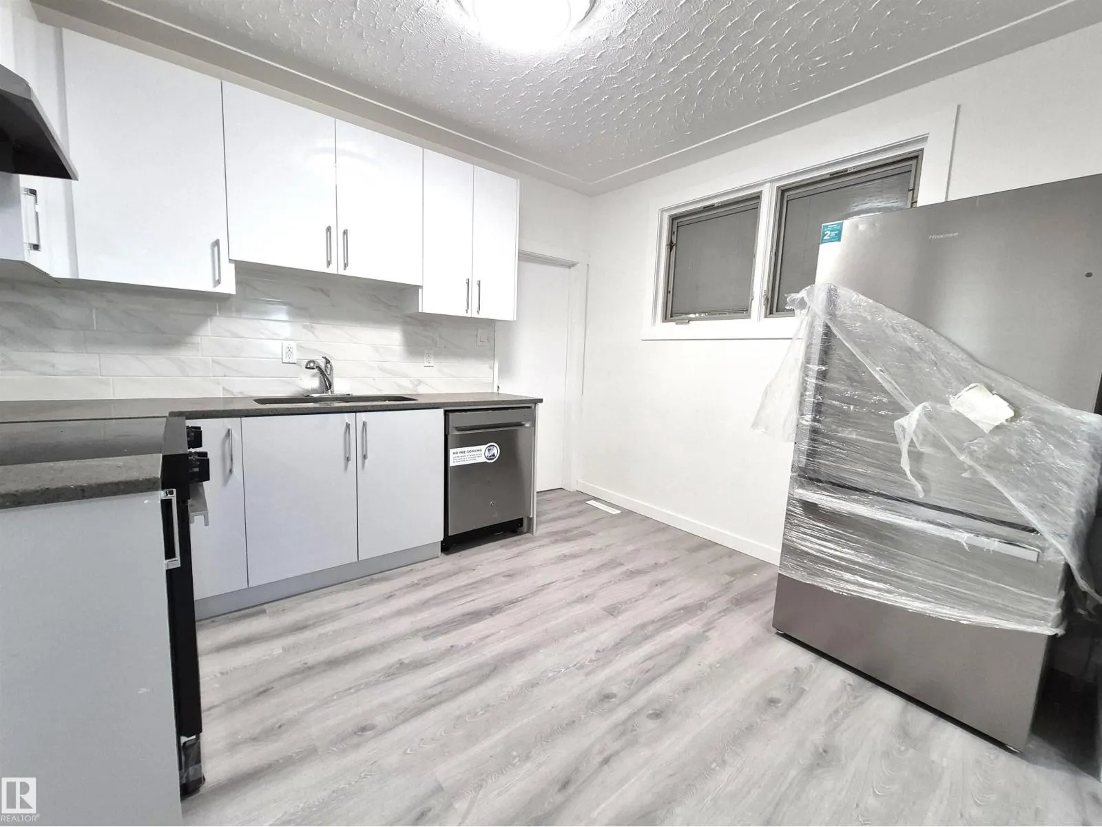 11240 94 ST NW