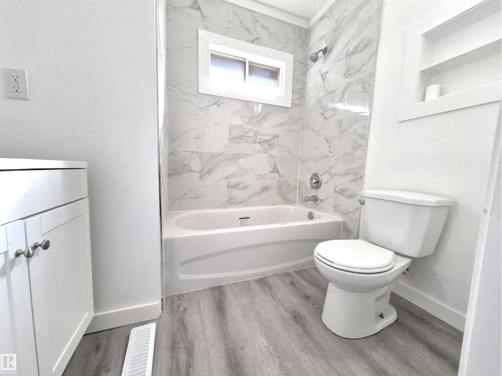 11240 94 ST NW