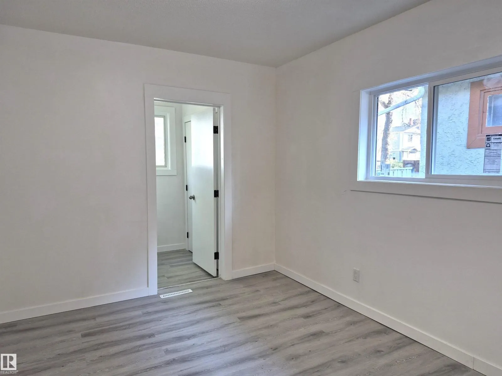 11240 94 ST NW