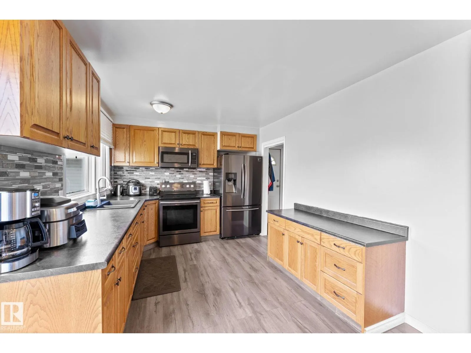 8216 133A AV NW