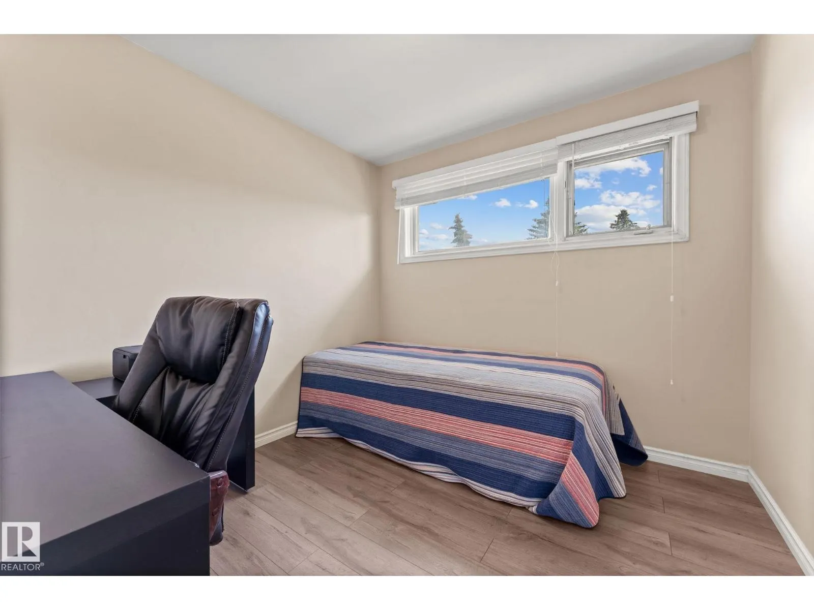 8216 133A AV NW