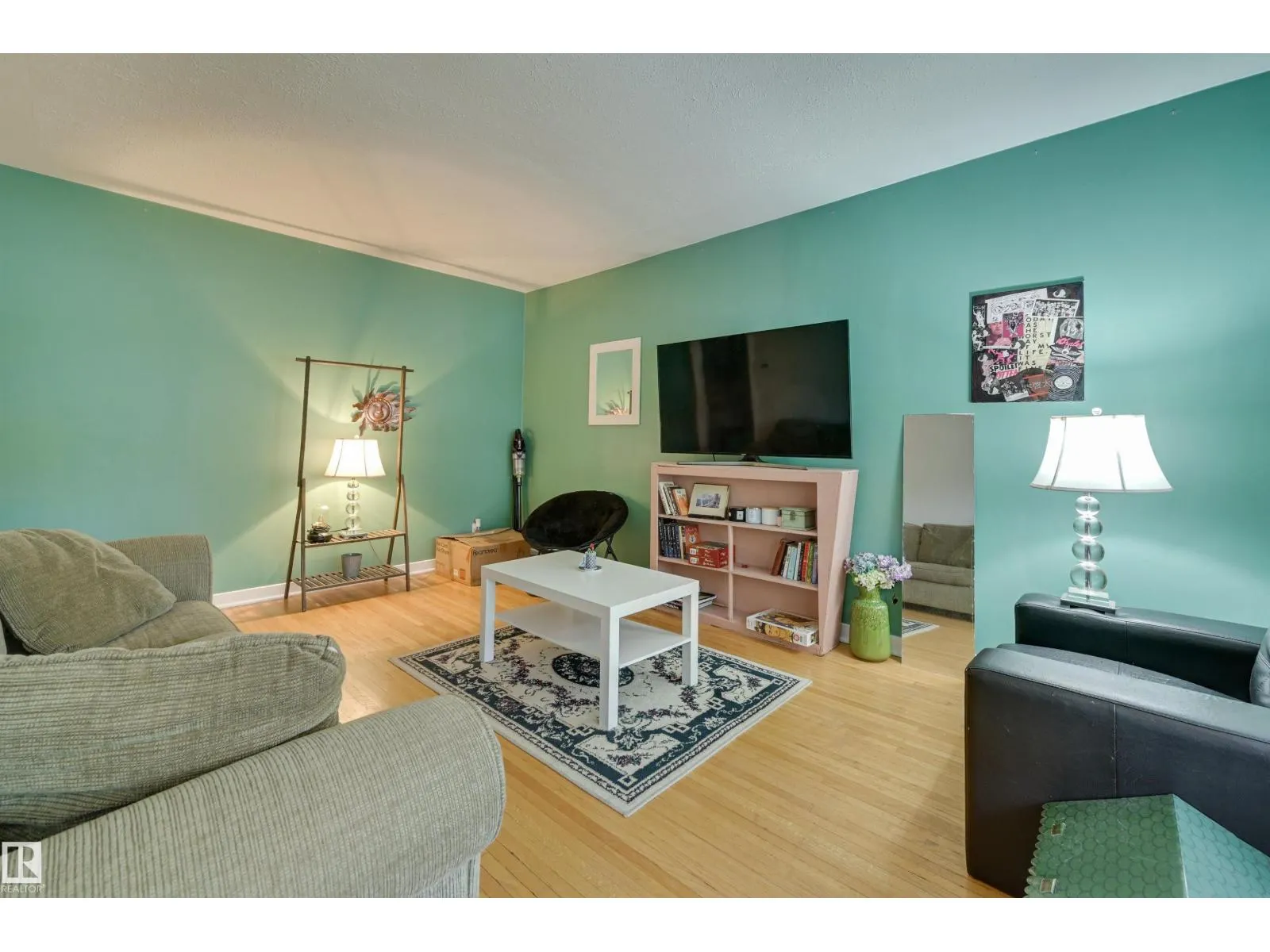 10752 75 AV NW