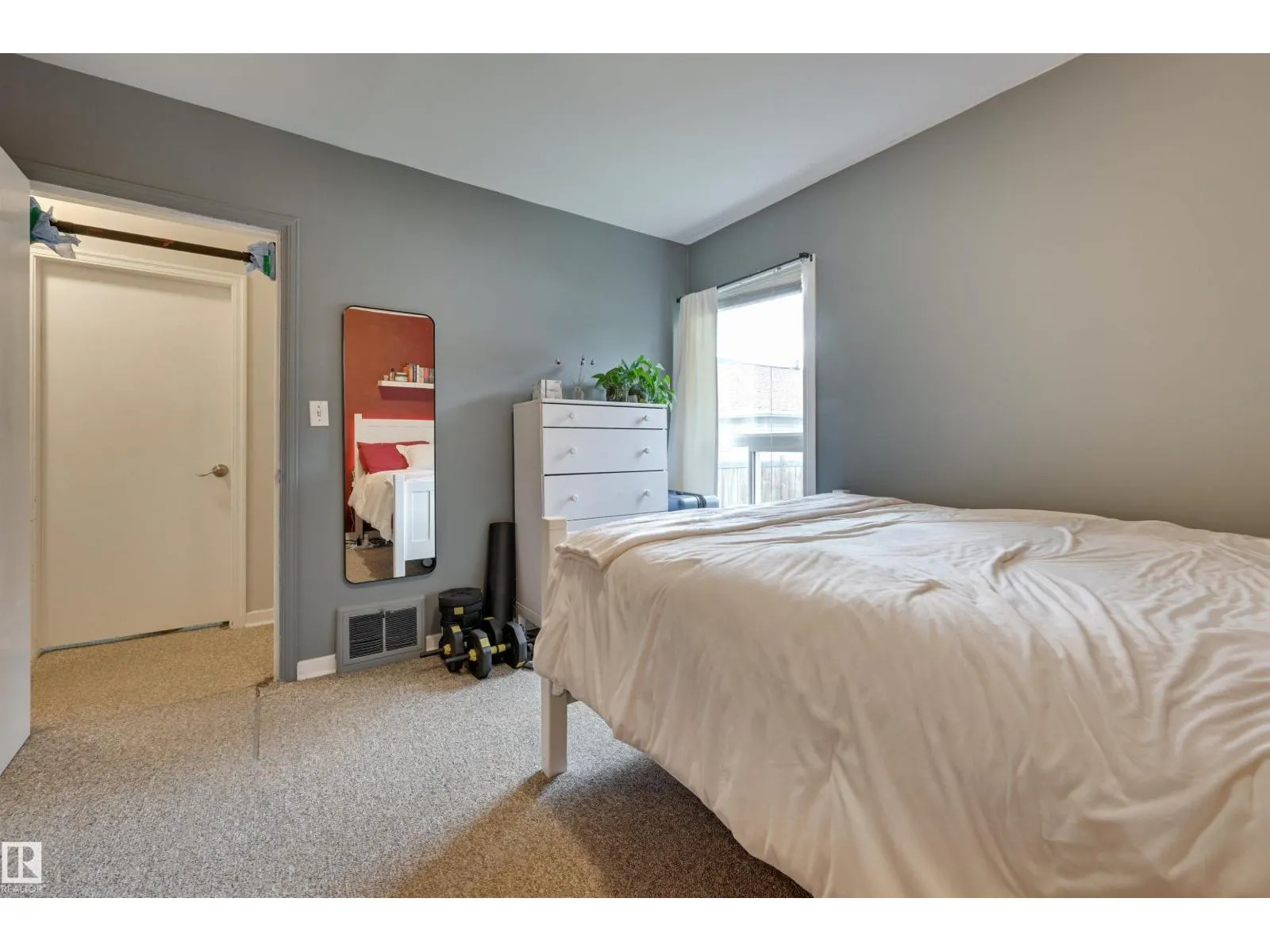 10752 75 AV NW
