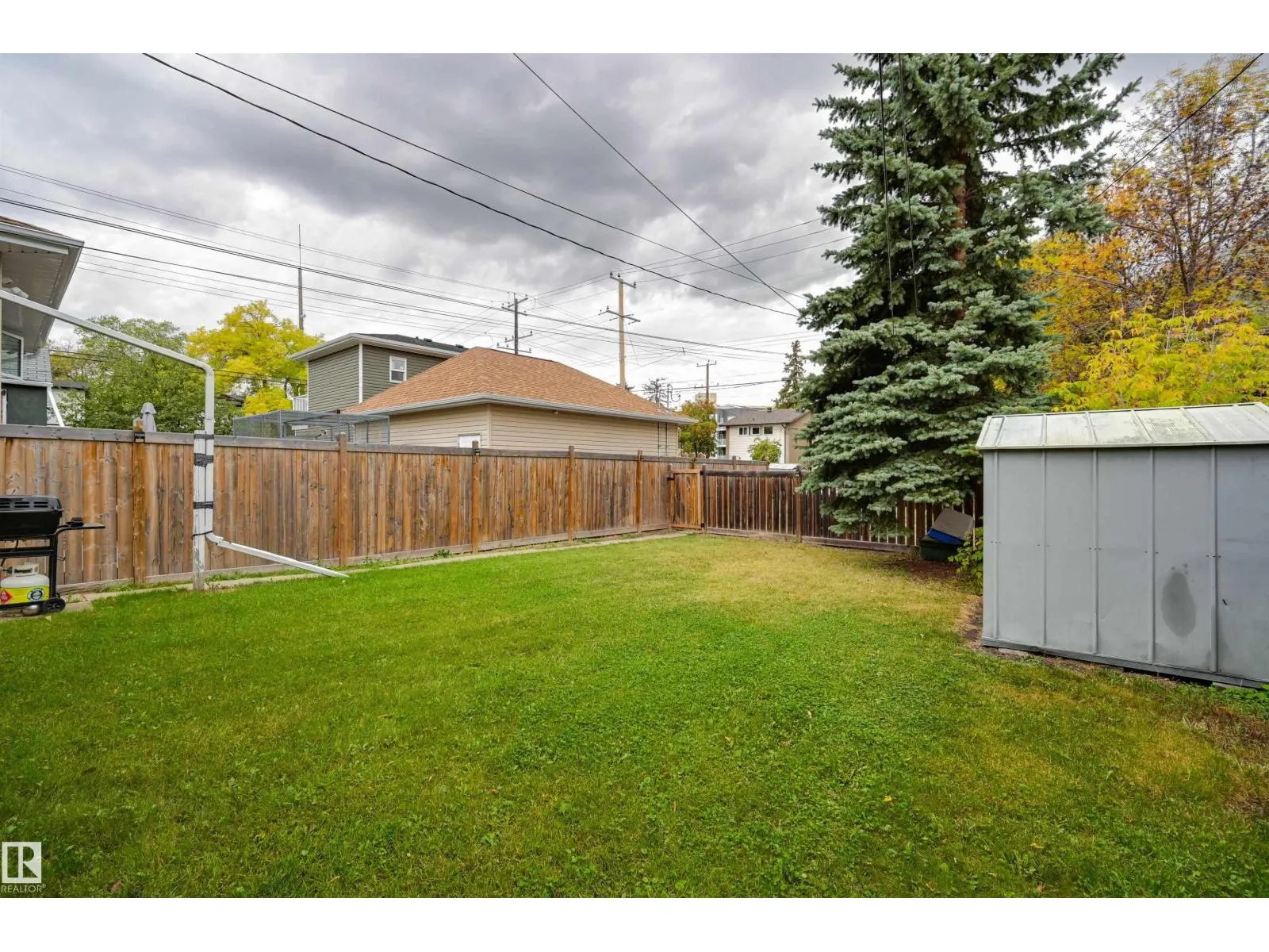 10752 75 AV NW