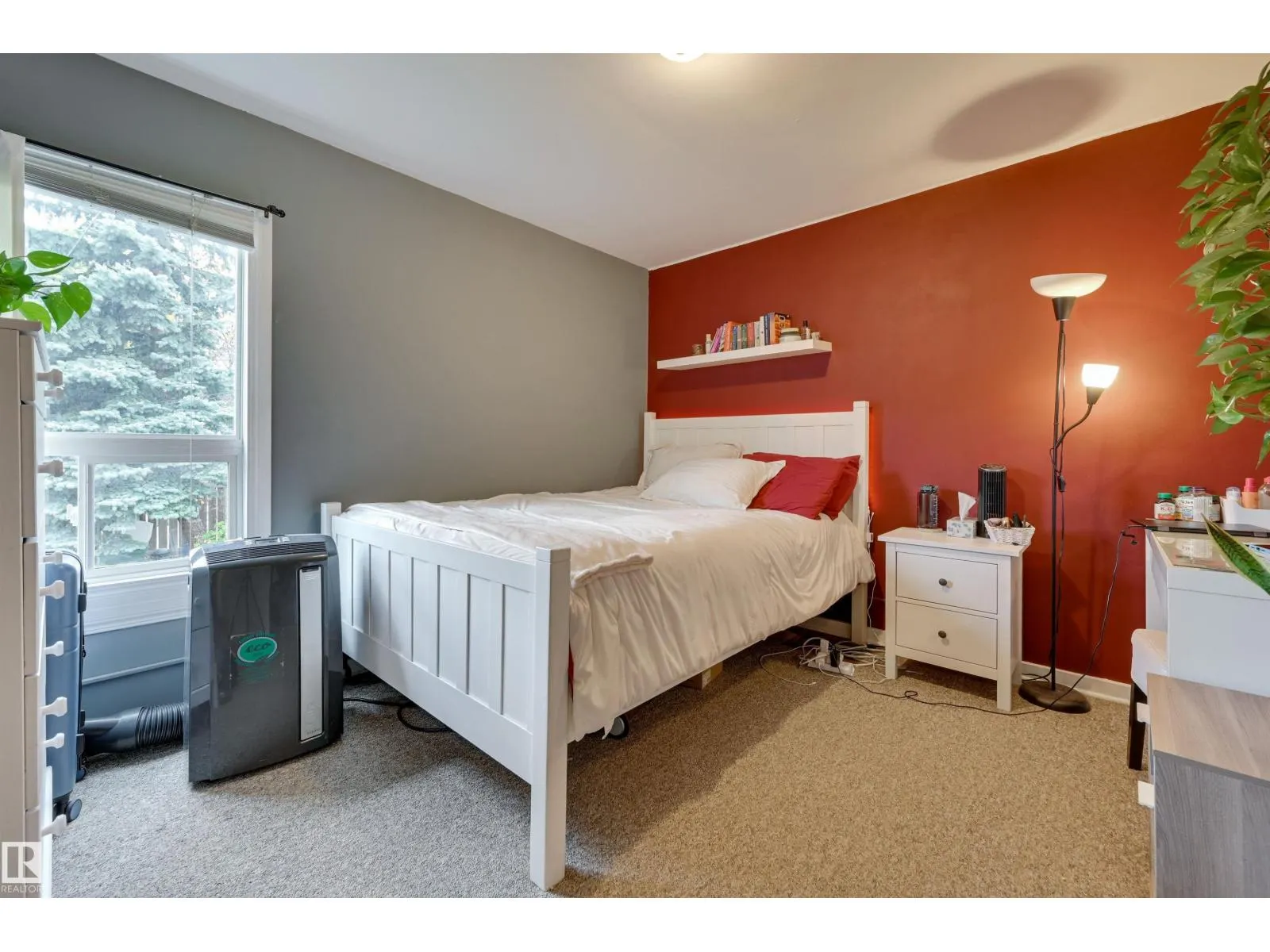 10752 75 AV NW
