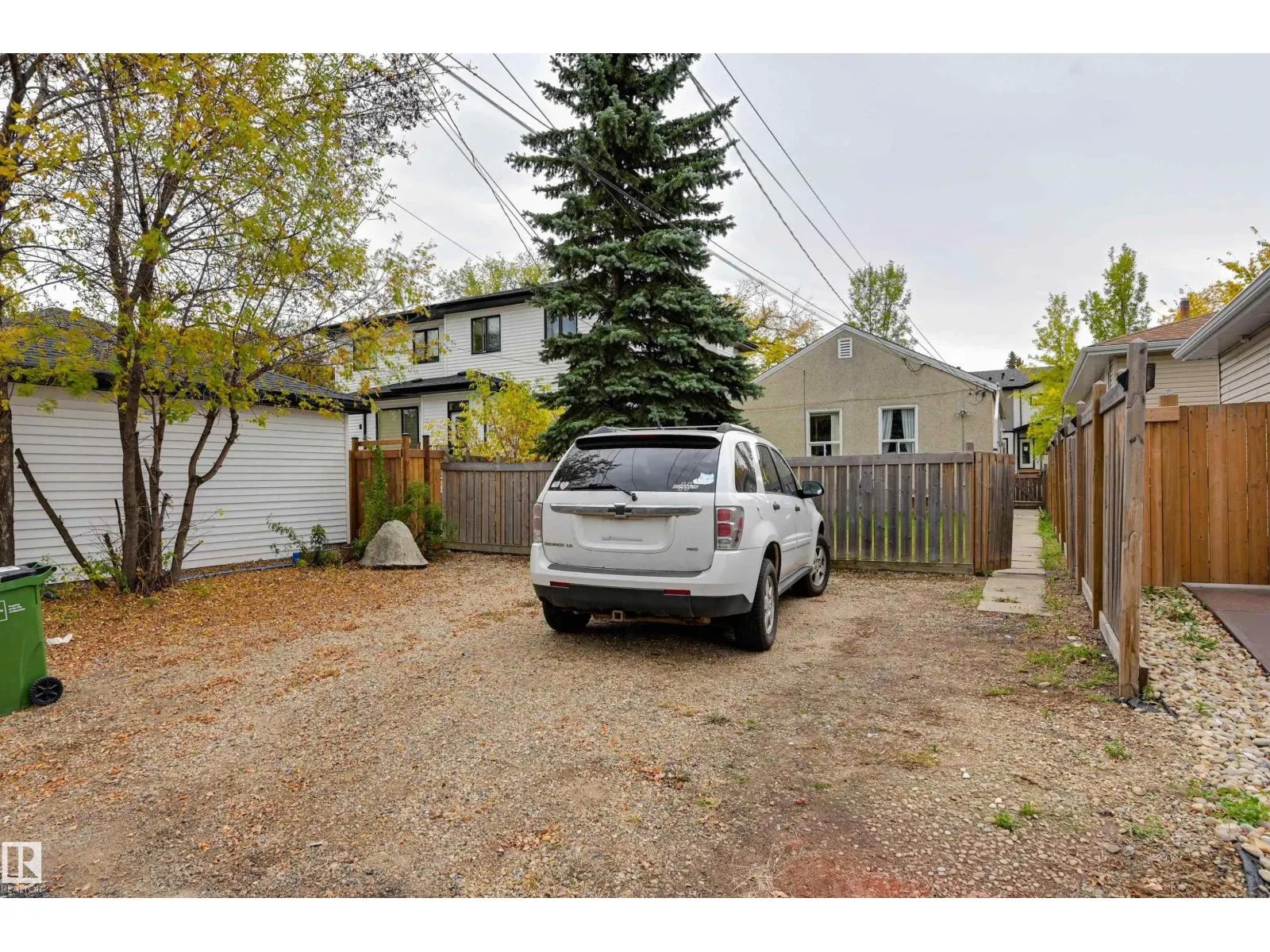 10752 75 AV NW