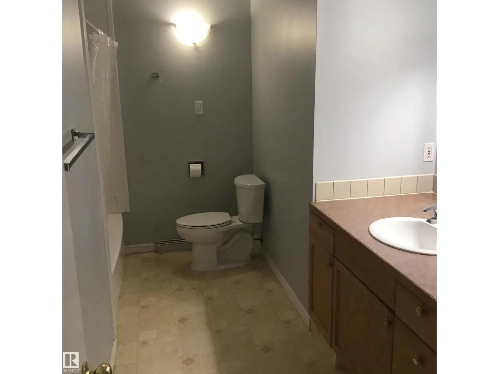 9404 9406 HOLYROOD RD NW