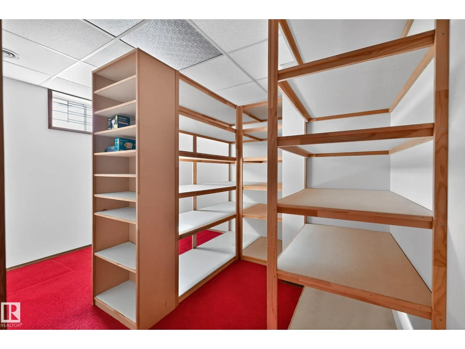 1904 89 ST NW