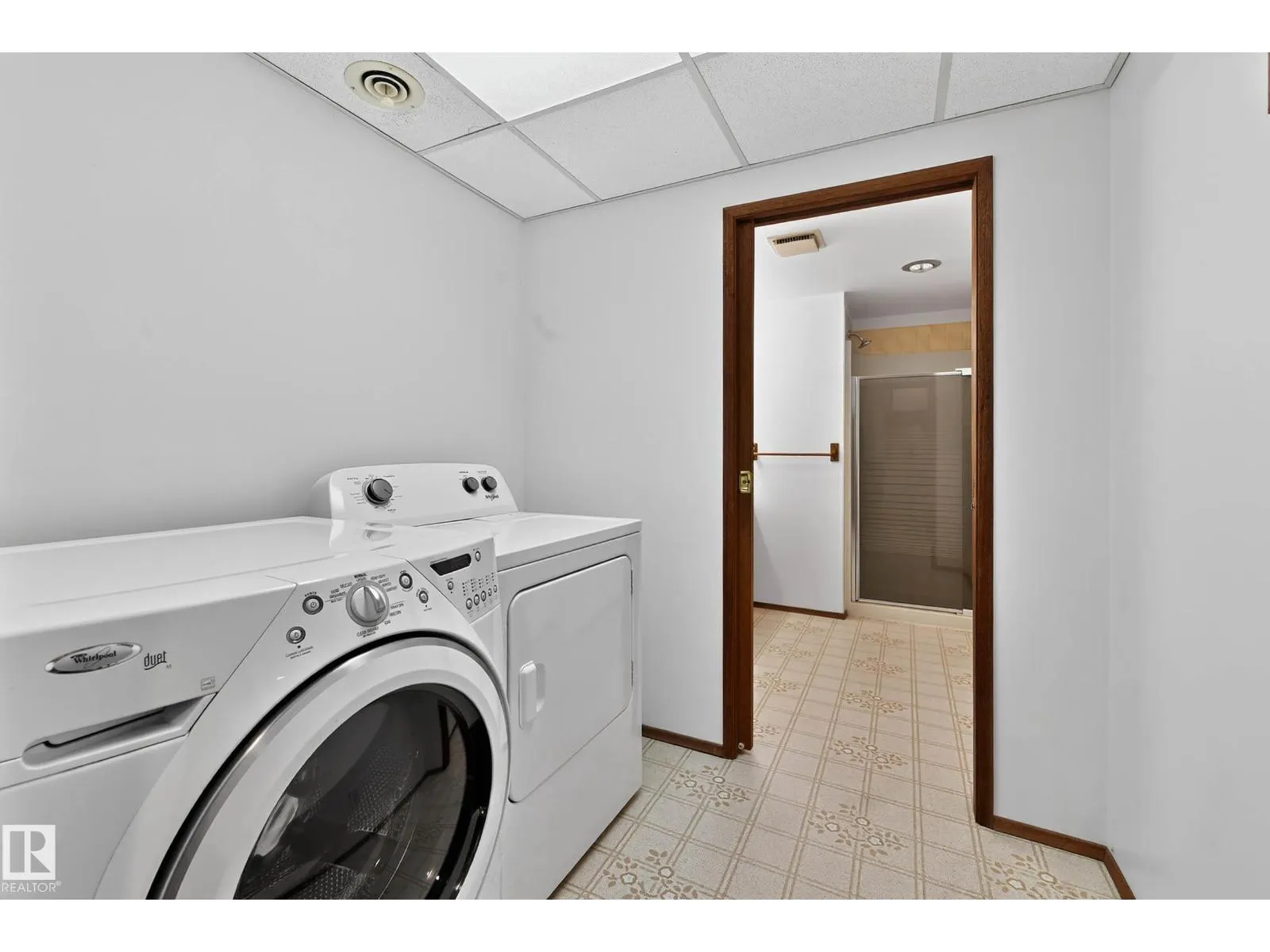 1904 89 ST NW