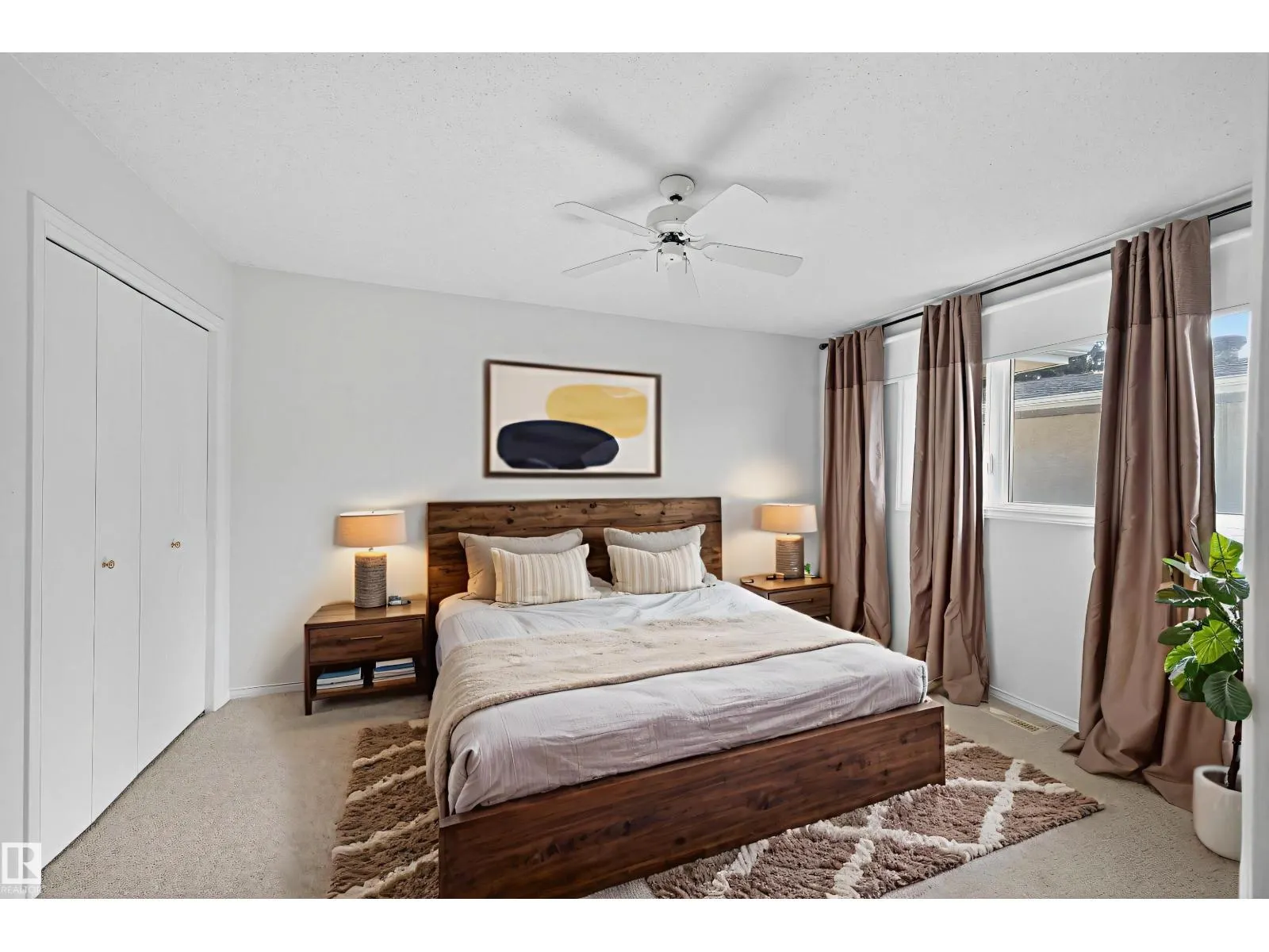 1904 89 ST NW