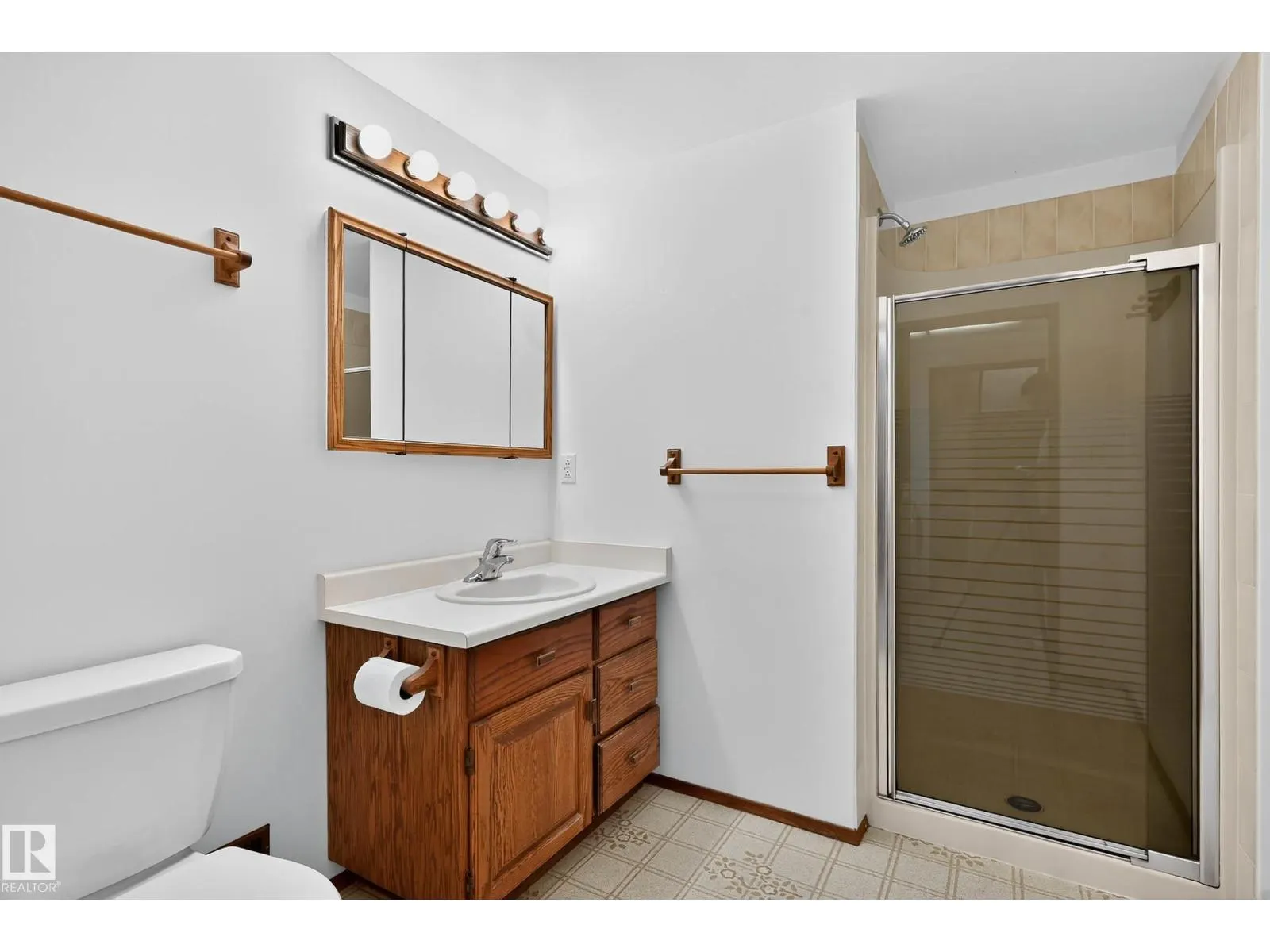 1904 89 ST NW