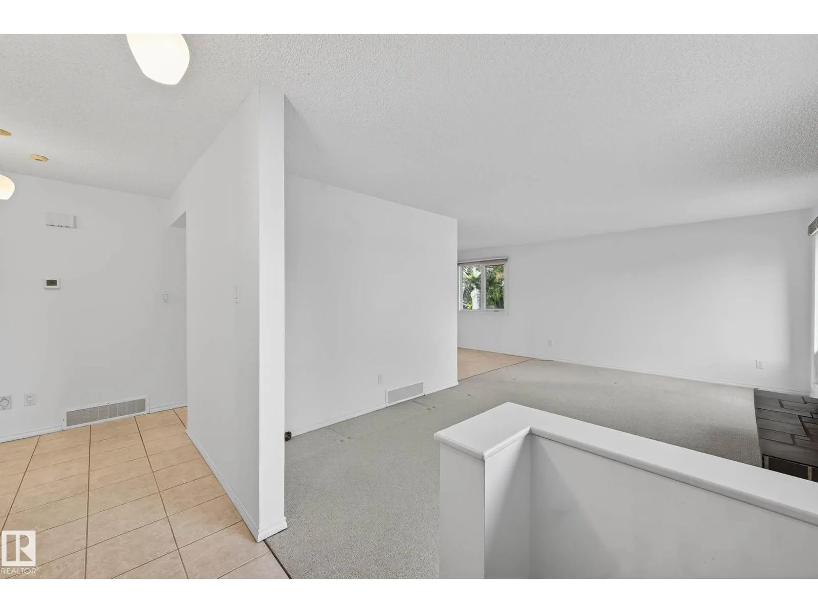 1904 89 ST NW