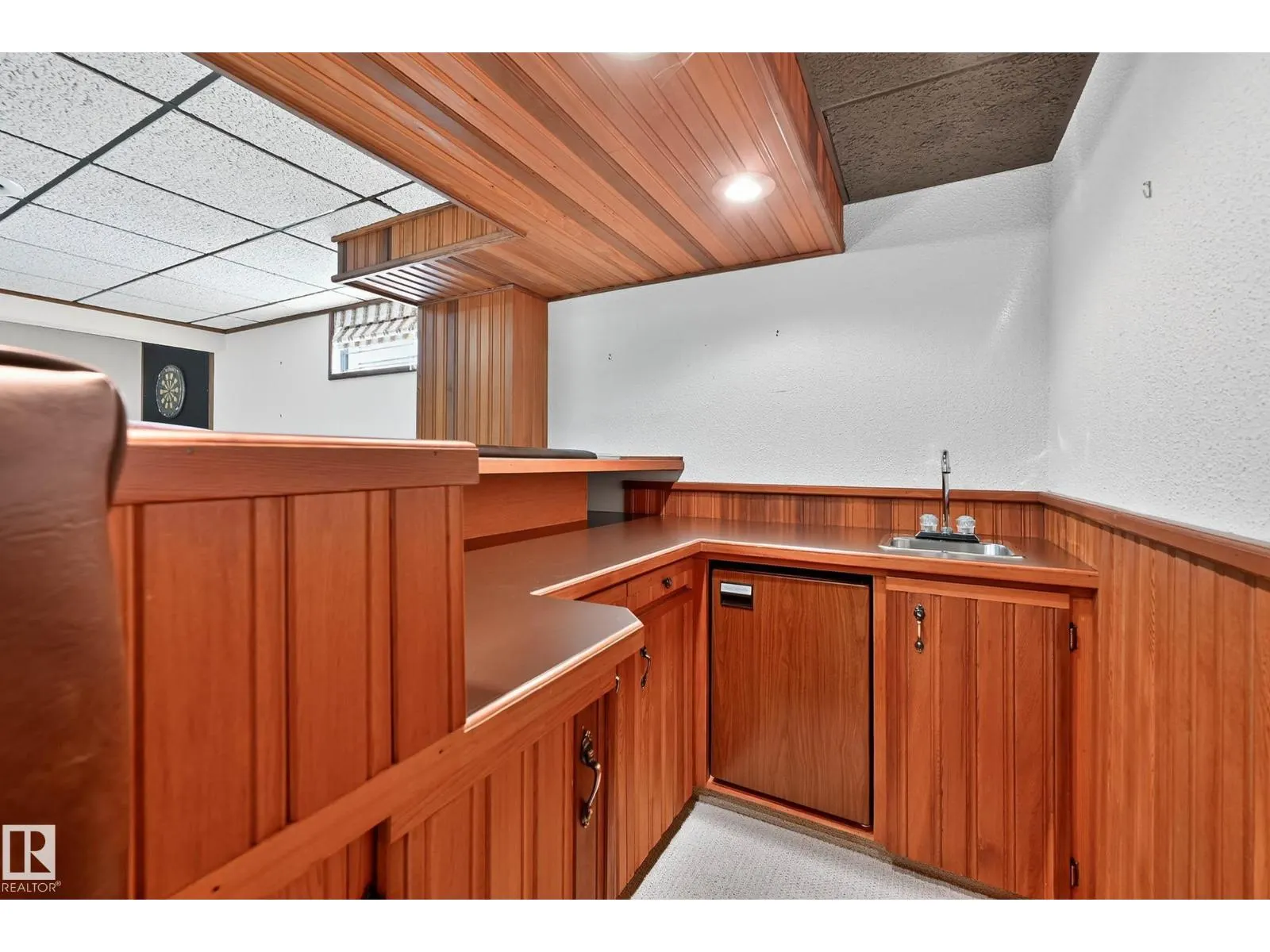1904 89 ST NW