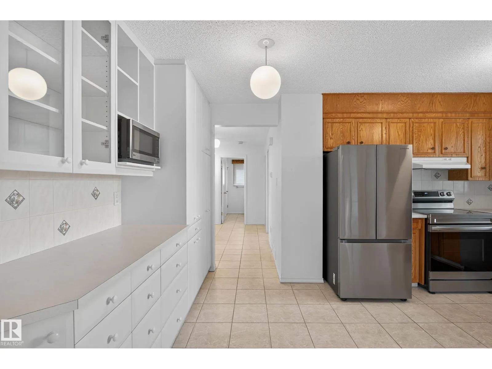 1904 89 ST NW