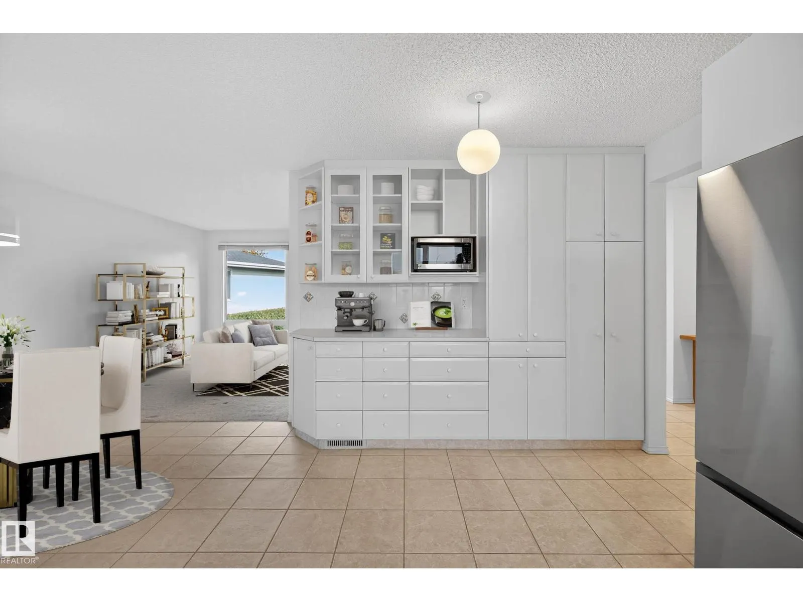 1904 89 ST NW