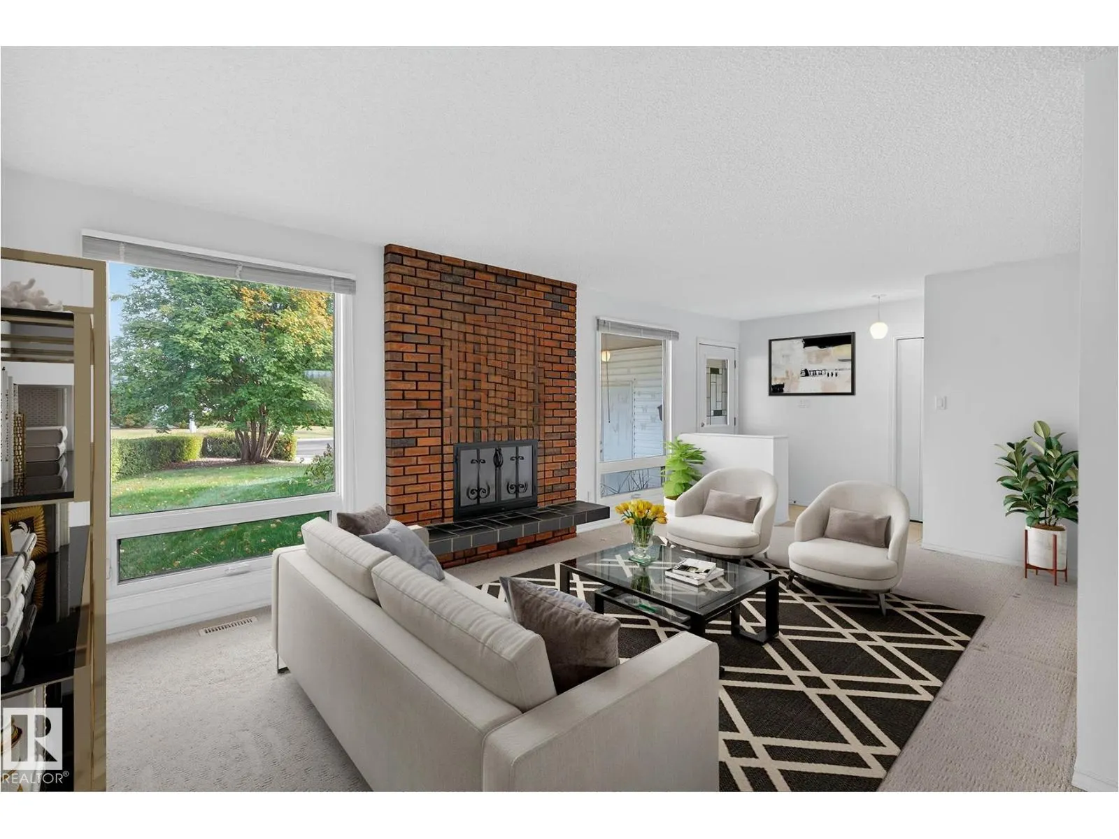 1904 89 ST NW