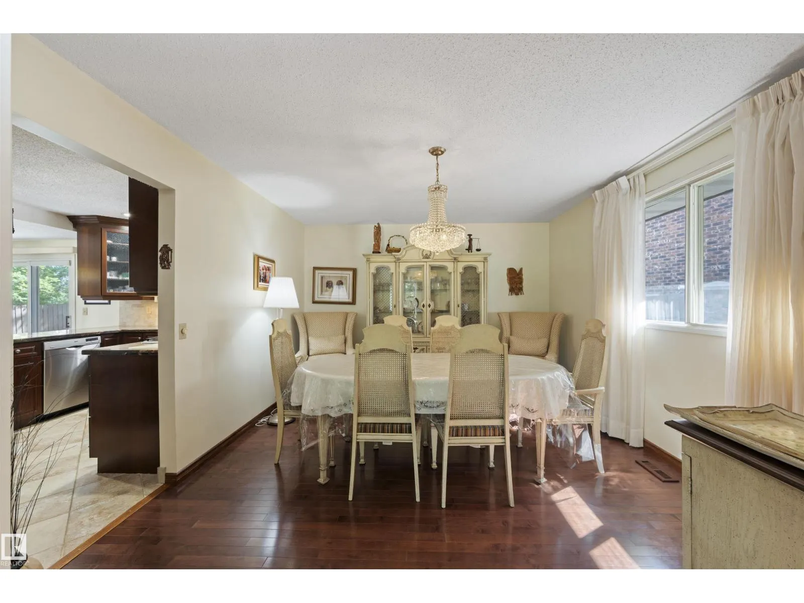 2811 125 ST NW