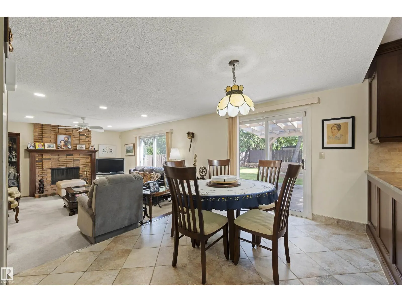 2811 125 ST NW