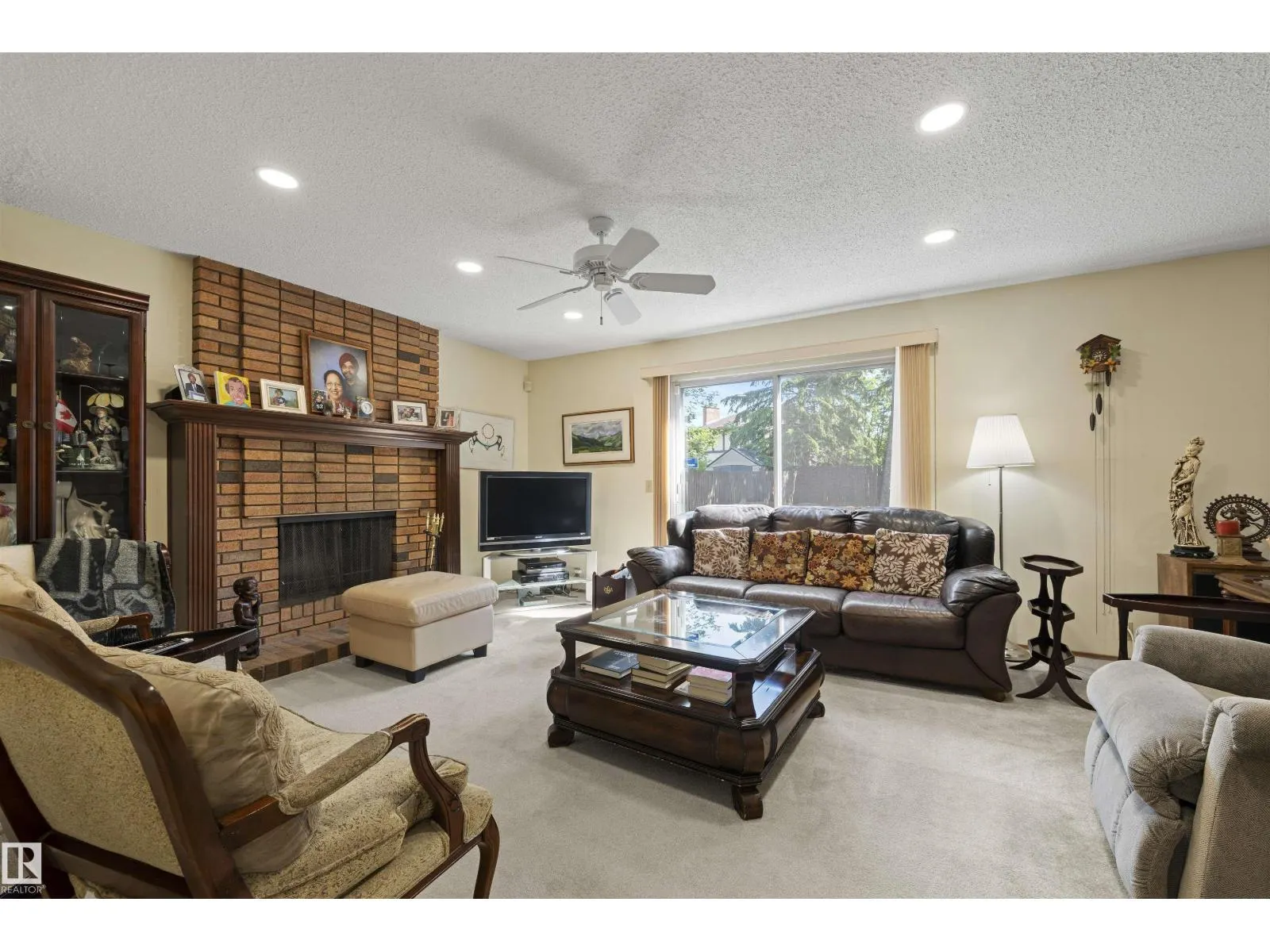 2811 125 ST NW