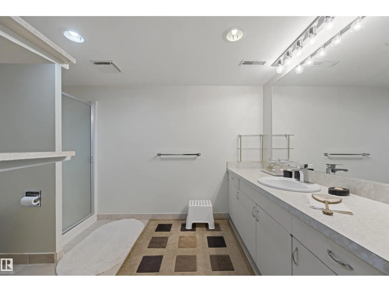 2811 125 ST NW