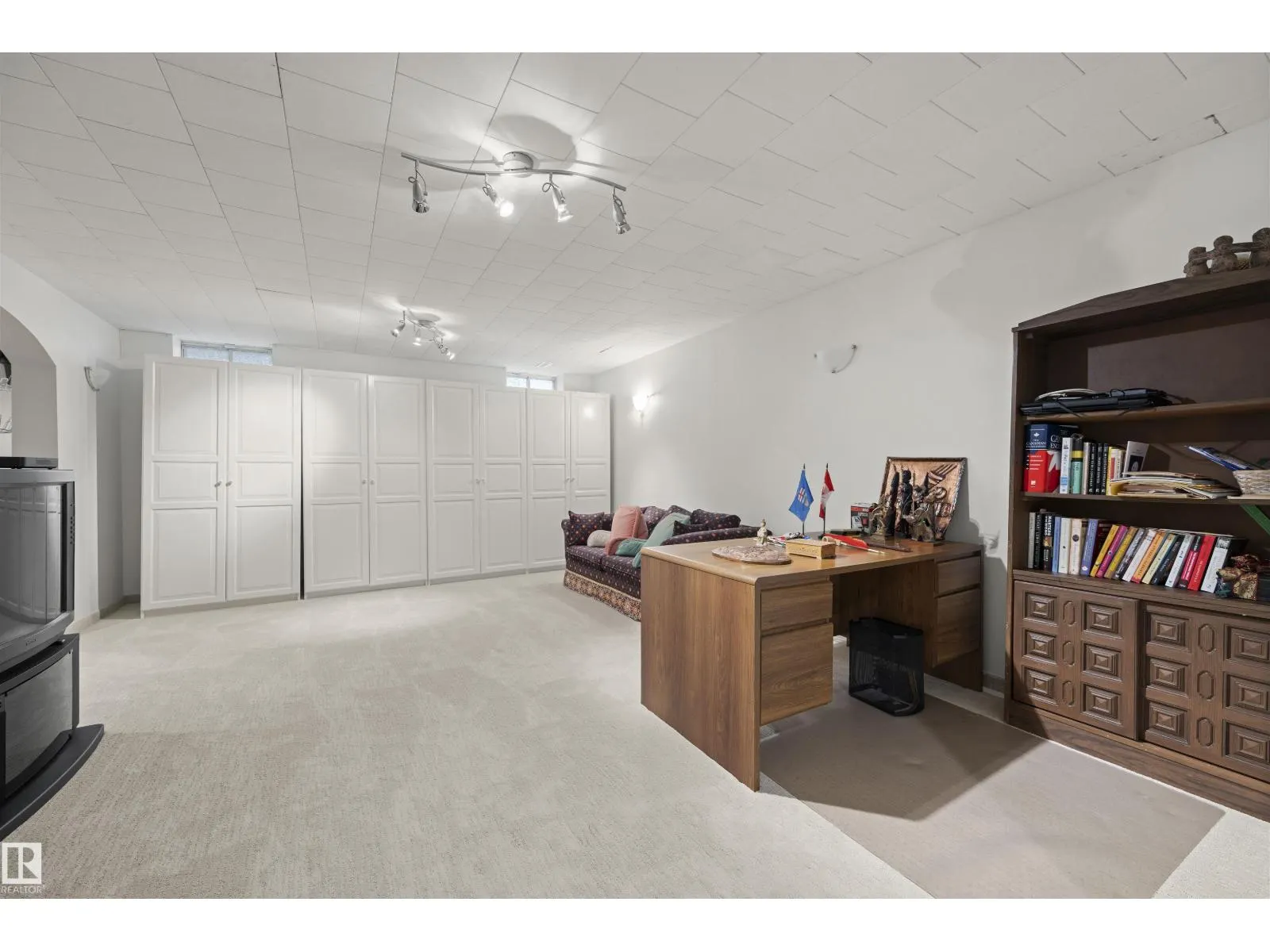 2811 125 ST NW