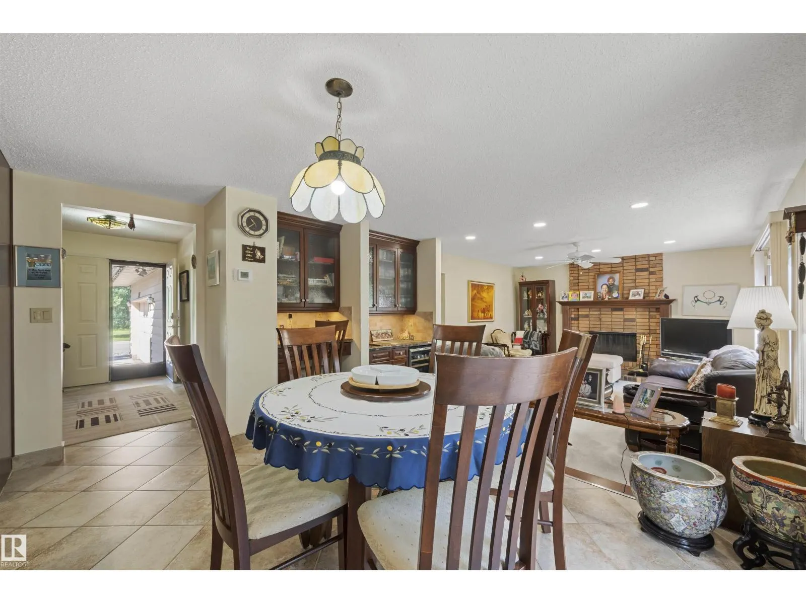 2811 125 ST NW