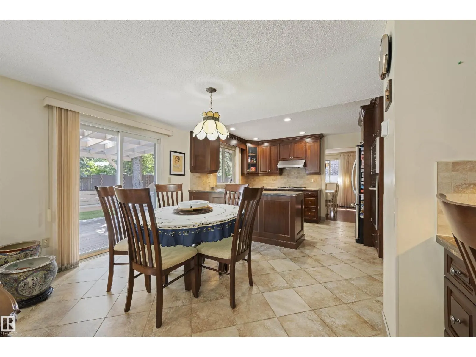 2811 125 ST NW