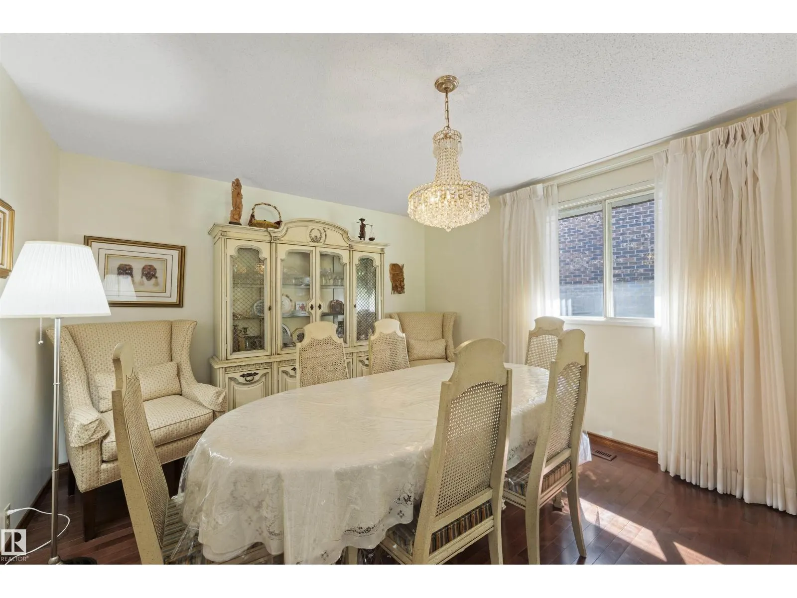 2811 125 ST NW