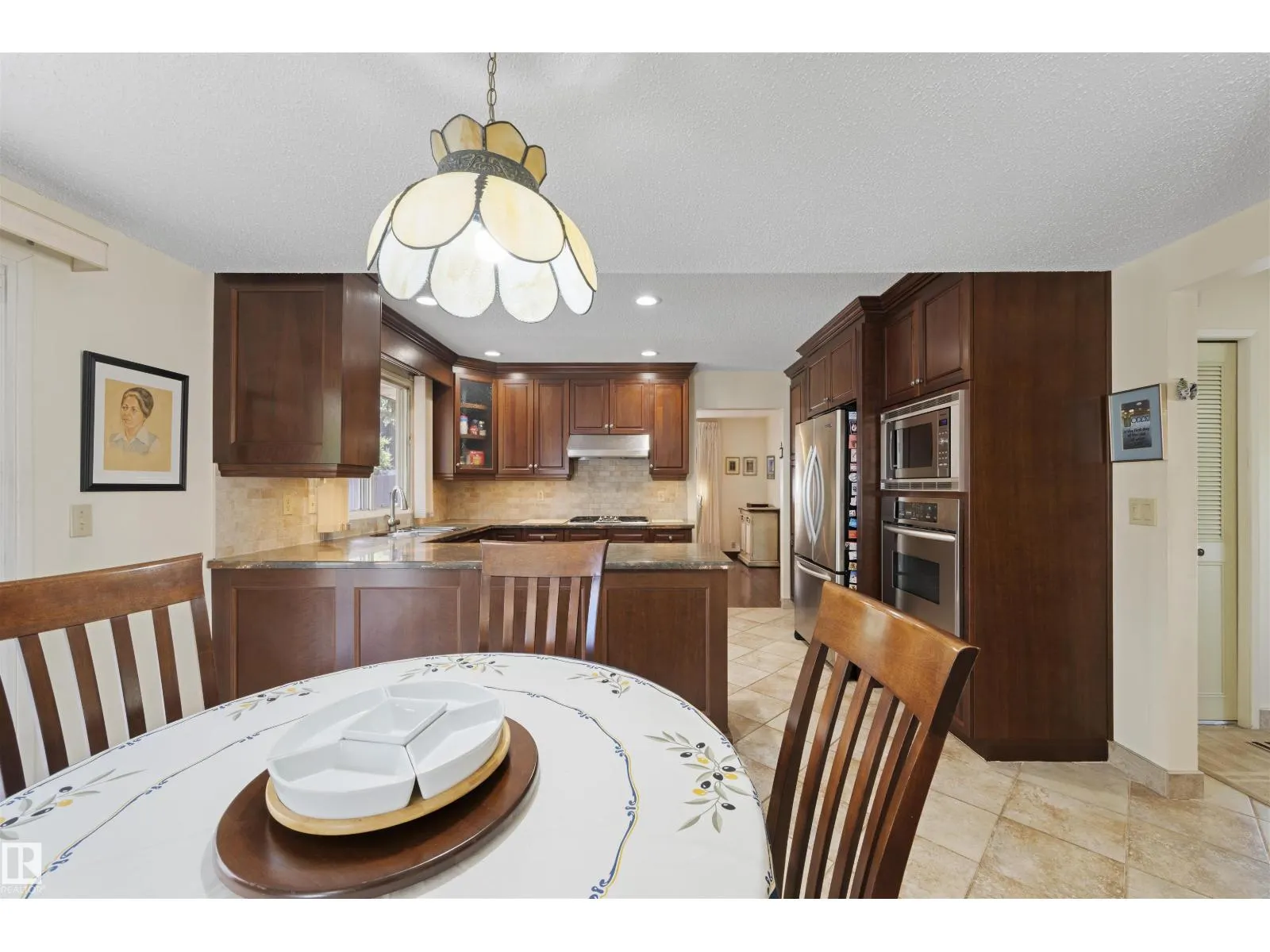 2811 125 ST NW