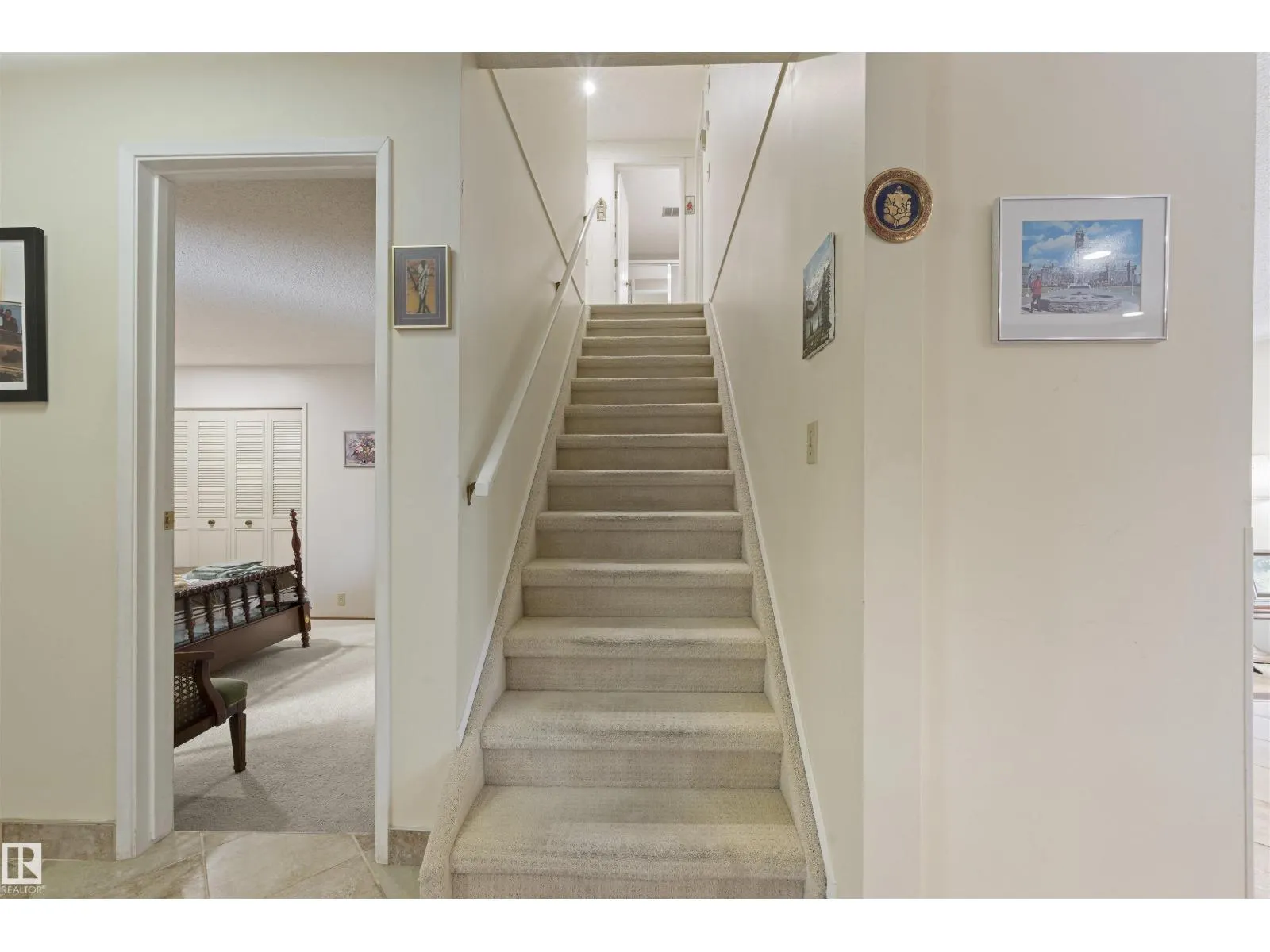 2811 125 ST NW