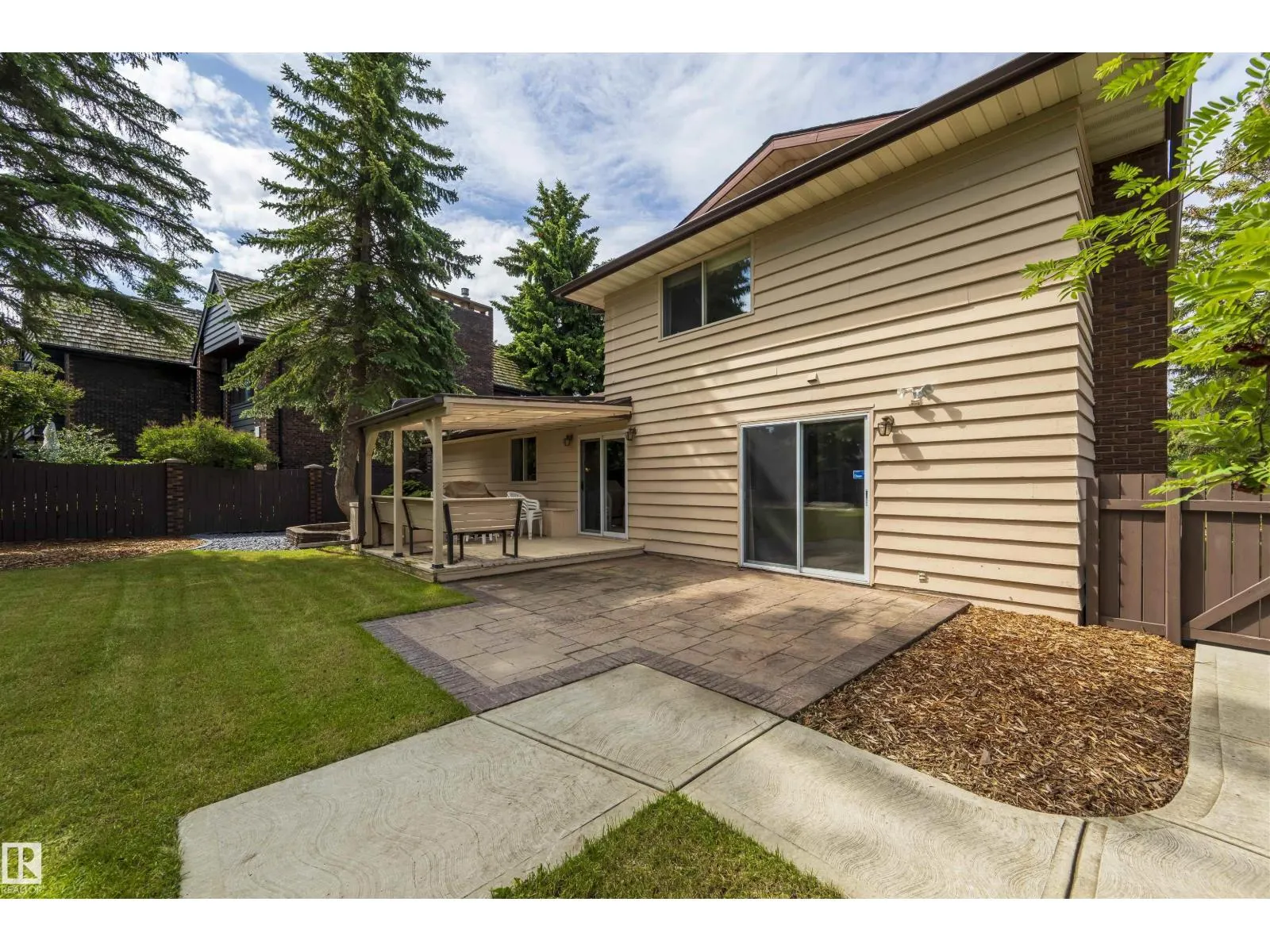 2811 125 ST NW