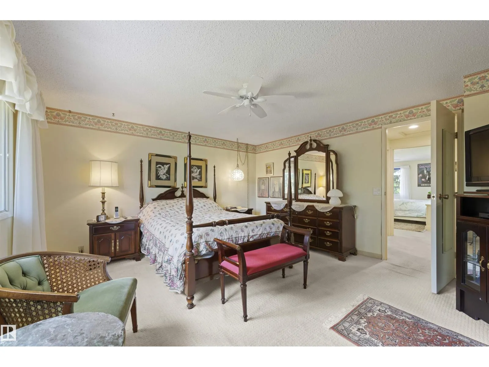 2811 125 ST NW
