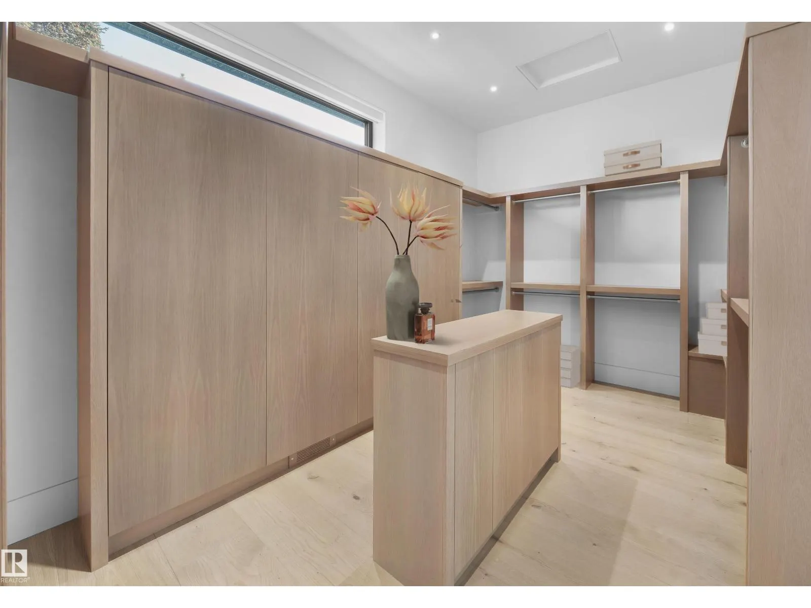 46 KINGSFORD CR