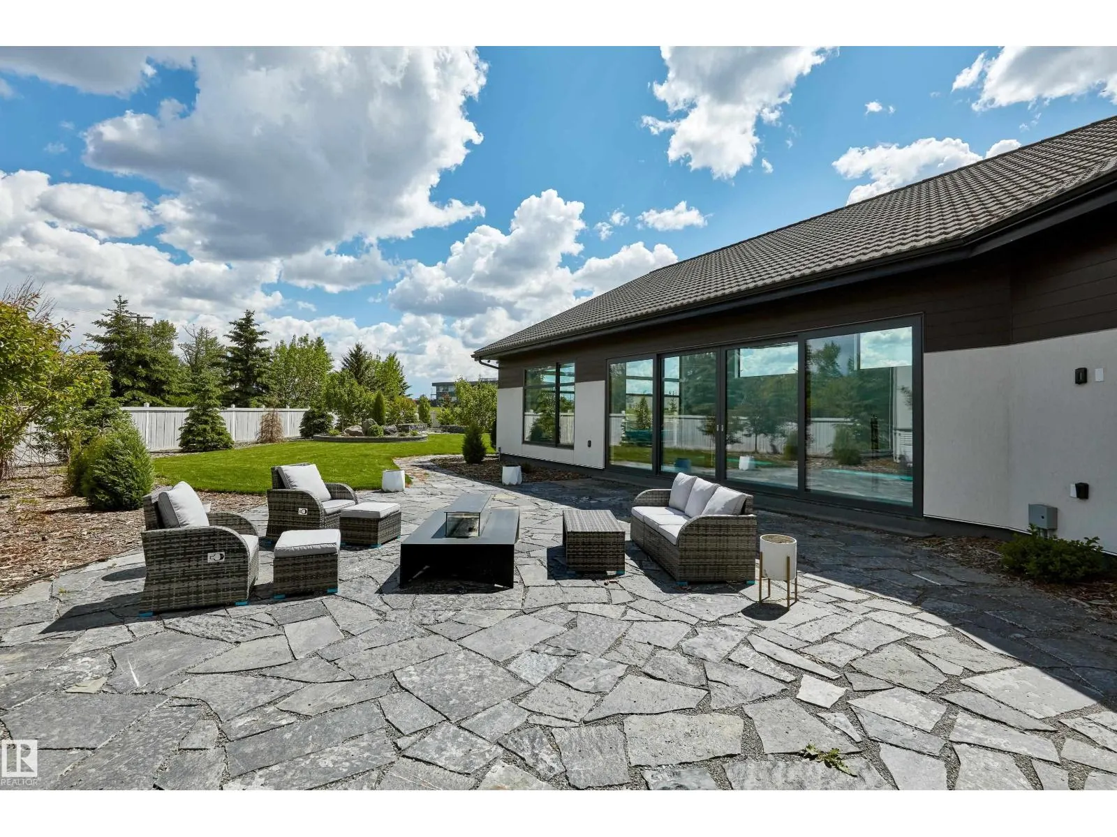 46 KINGSFORD CR