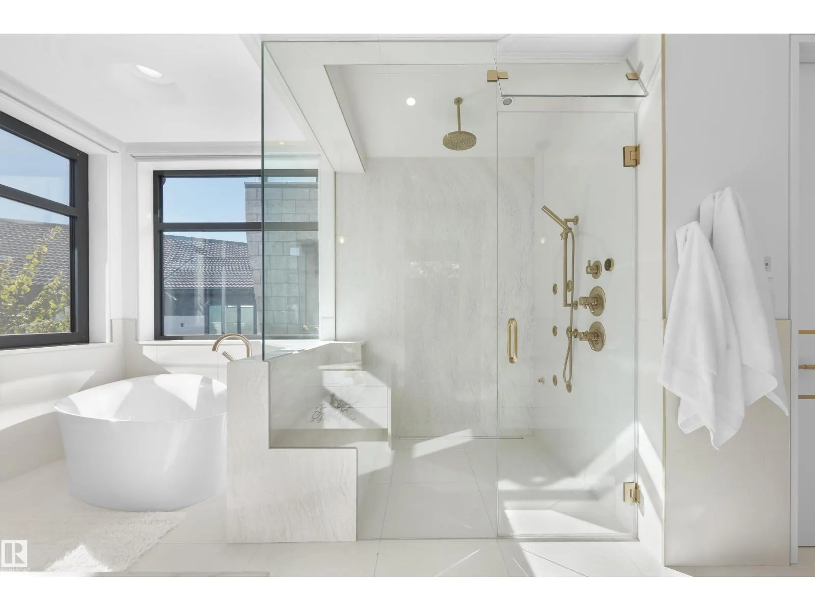 46 KINGSFORD CR