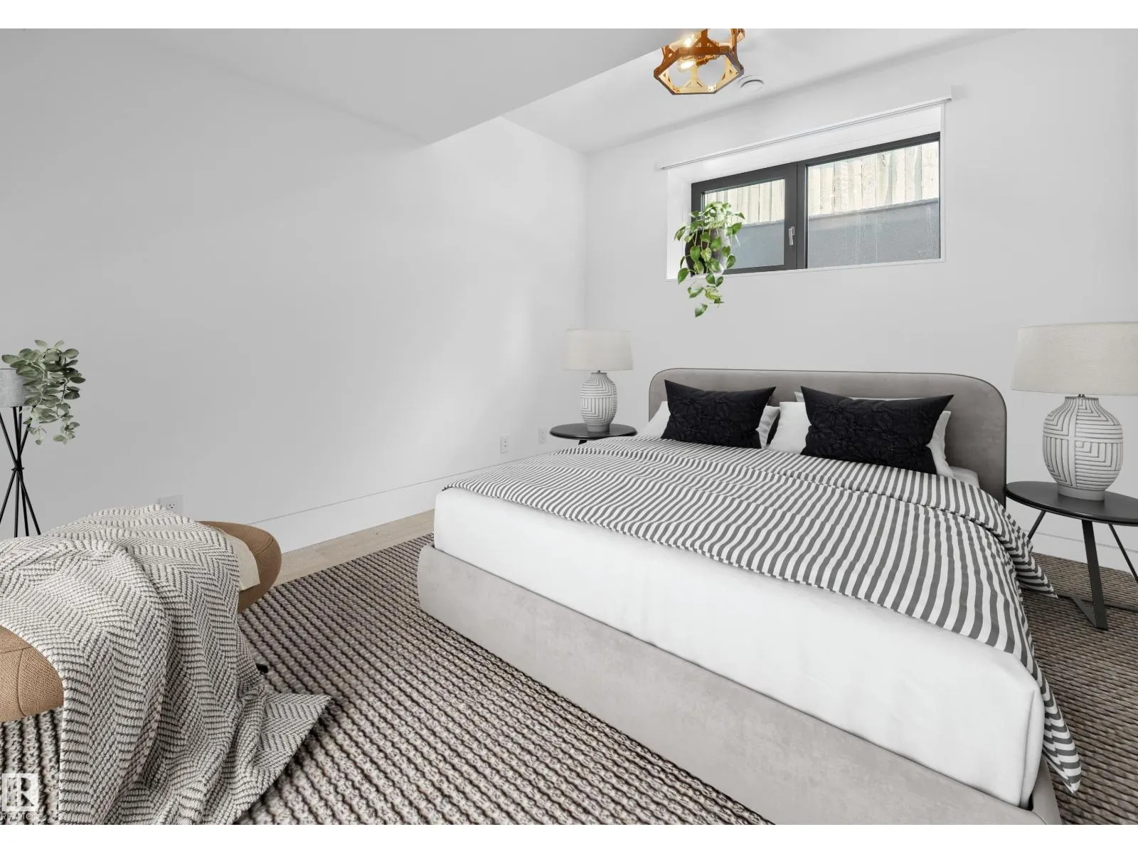 46 KINGSFORD CR